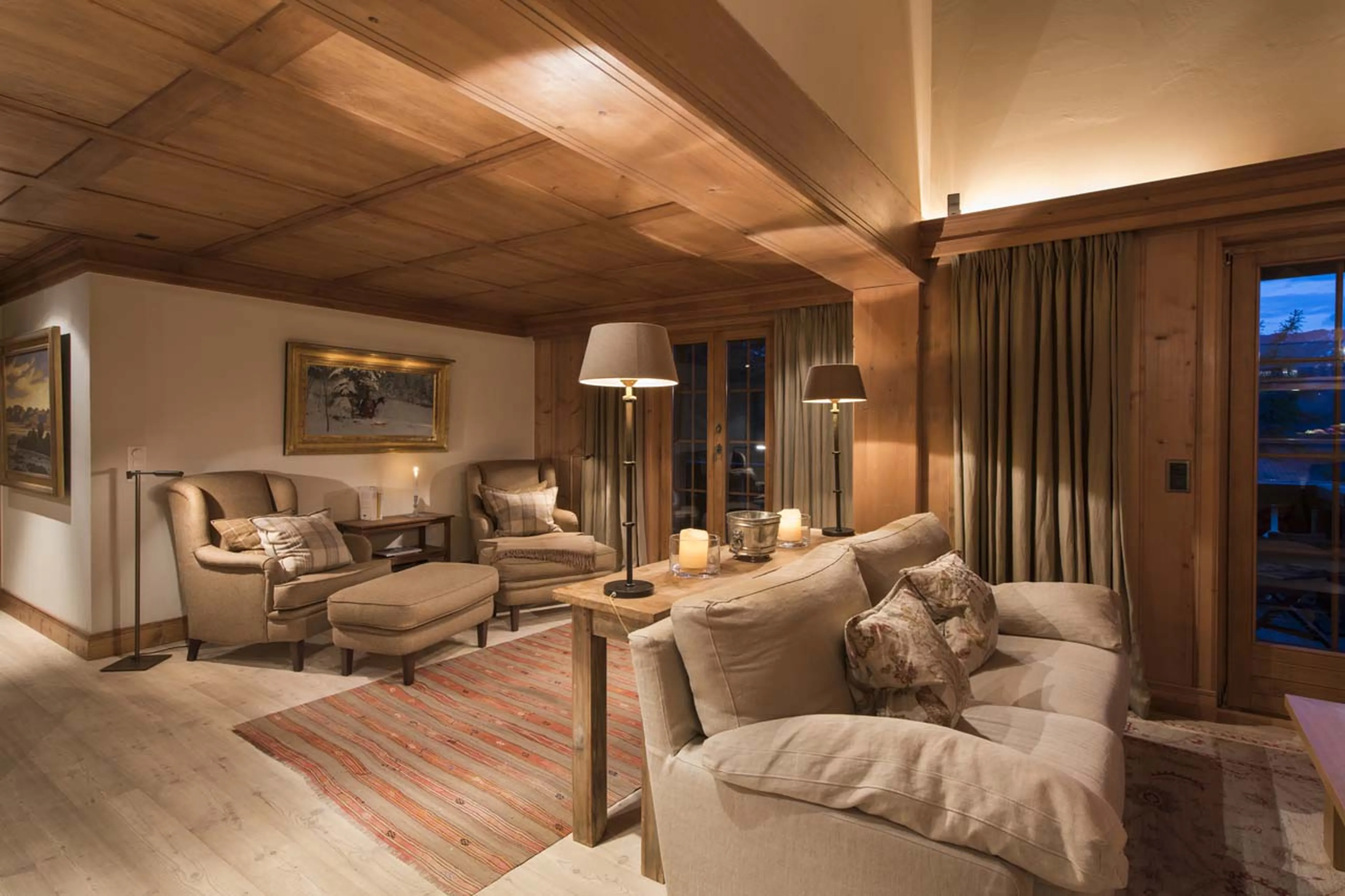 Second seating area in living room of Chalet Ivouette in Verbier
