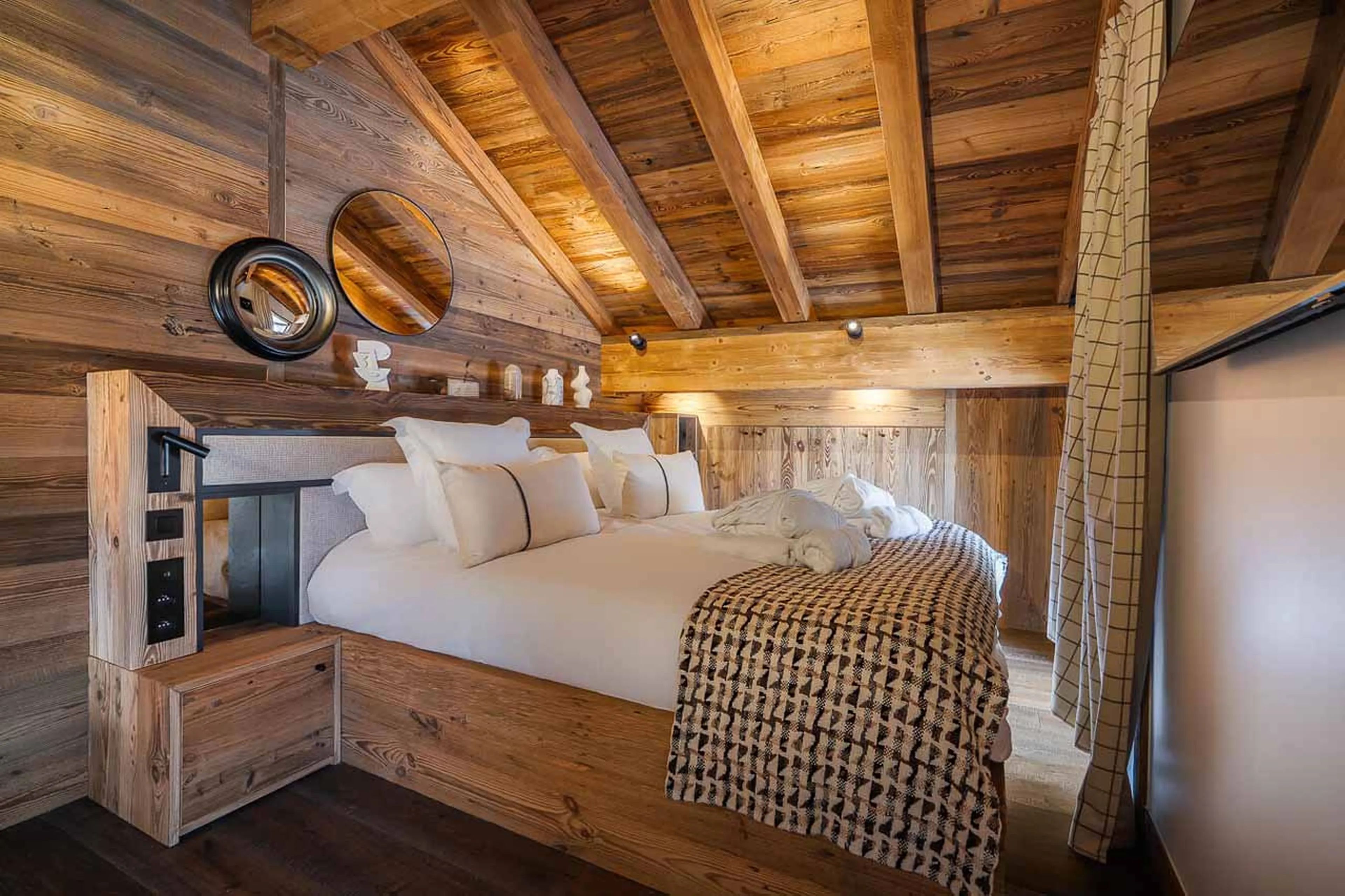 Bedroom 1 at Chalet J in Meribel