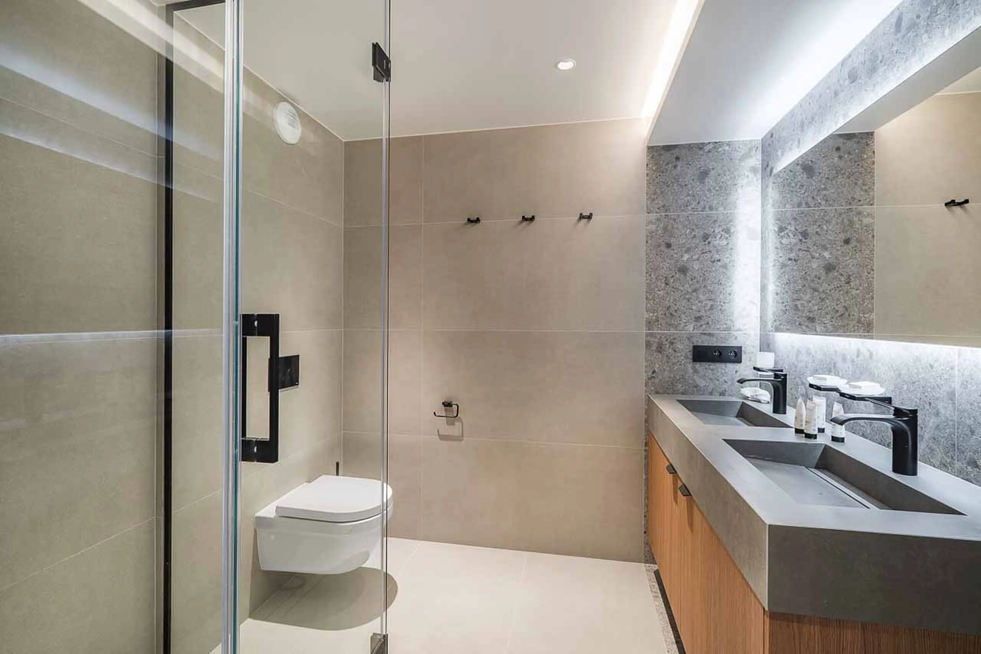 Bedroom 4 en-suite at Chalet J in Meribel