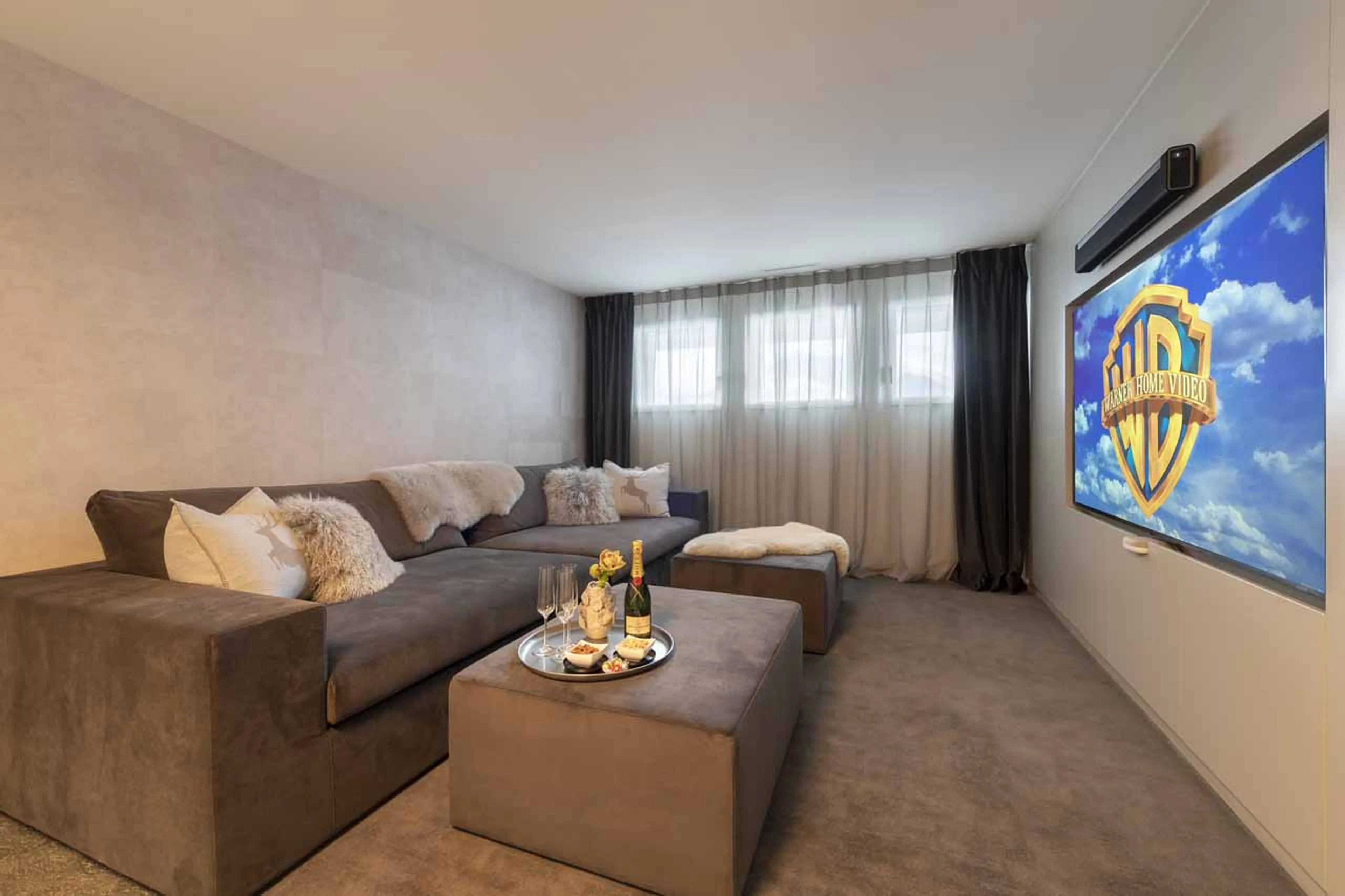 TV room at Chalet Jakobshorn in Davos