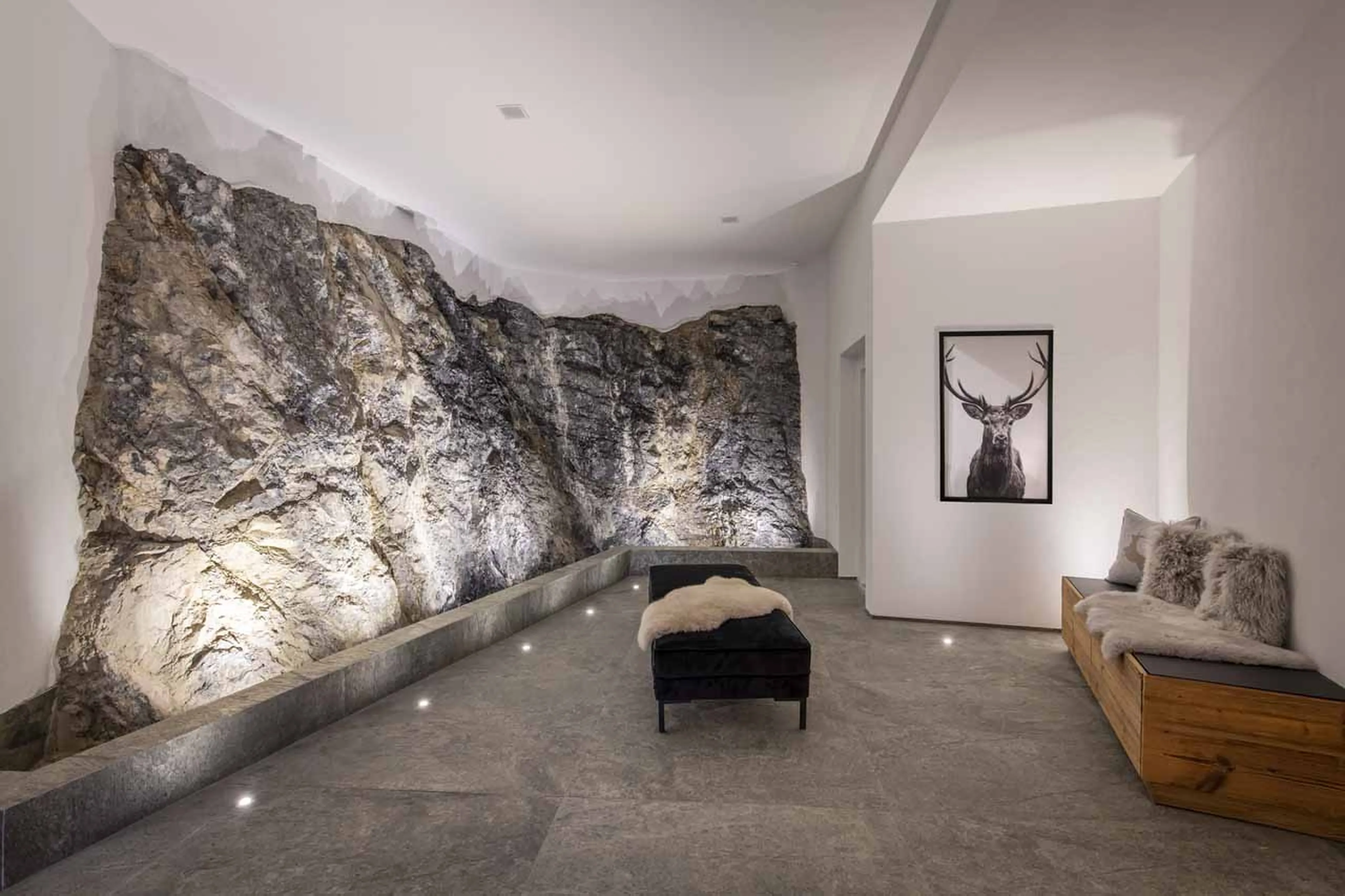 Entrance hall of Chalet Jakobshorn in Davos