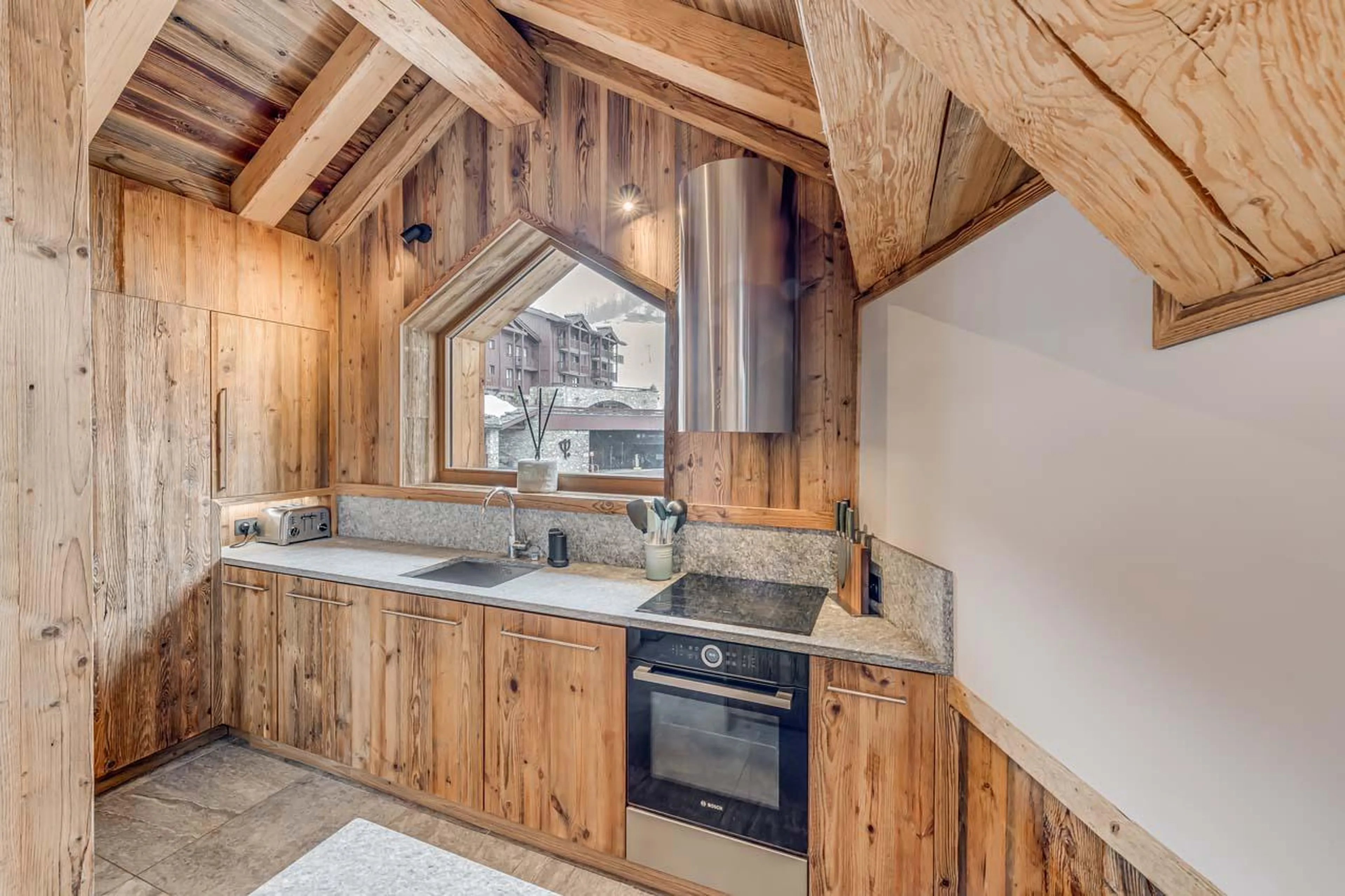 Modern and well-equipped kitchen at Chalet Juno in Val d'Isere