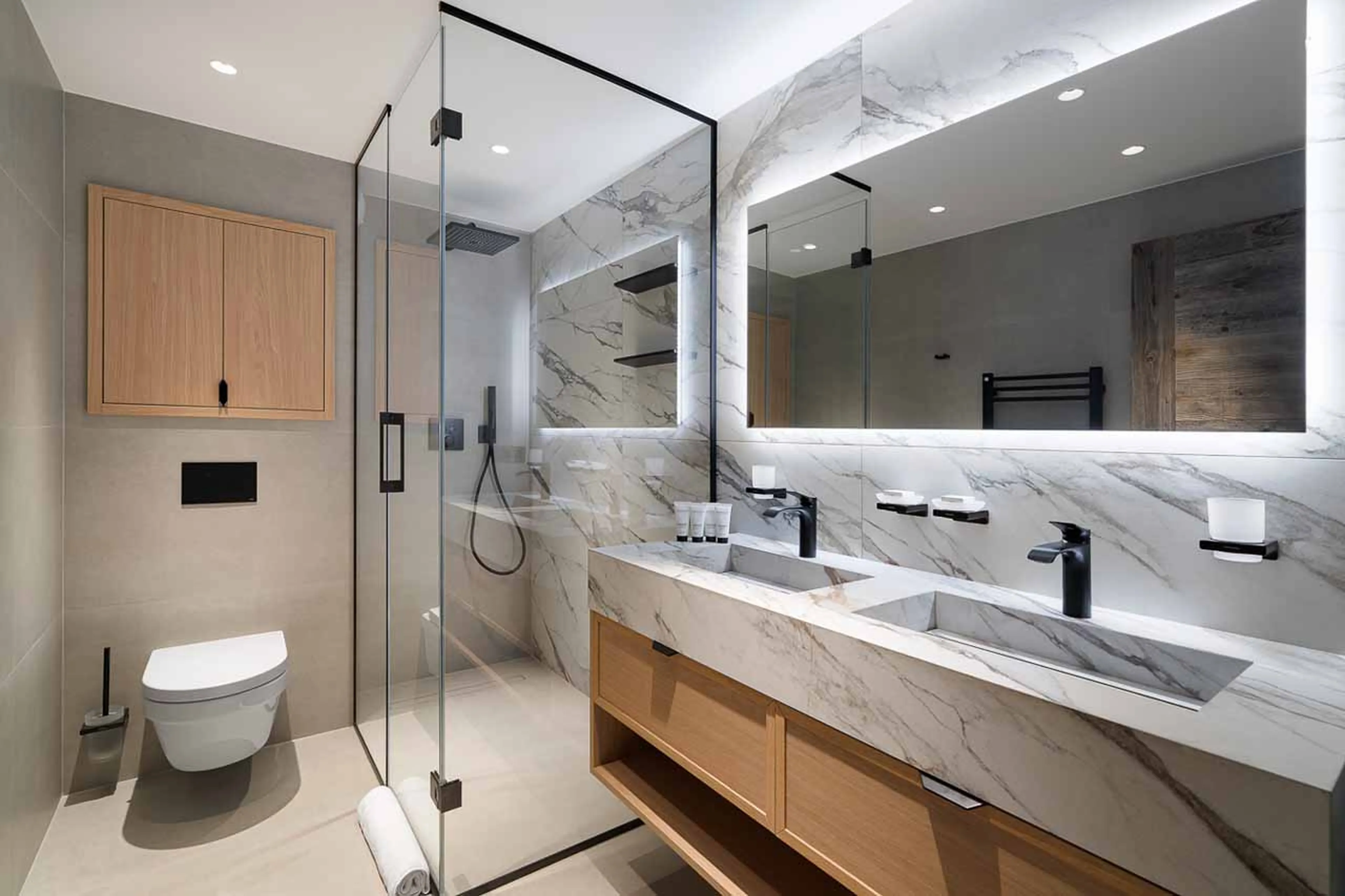 Bedroom 1 en-suite at Chalet k in Meribel