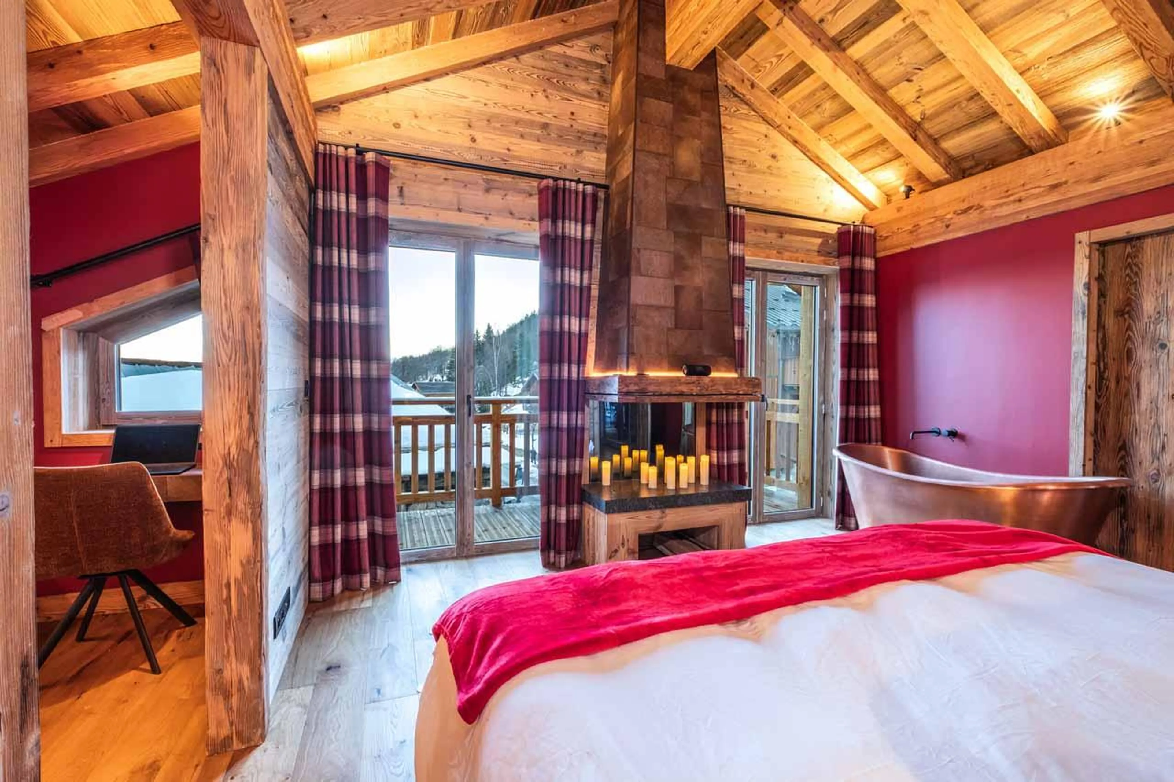 Access to balcony through glass doors in Chalet Kalinka, Meribel