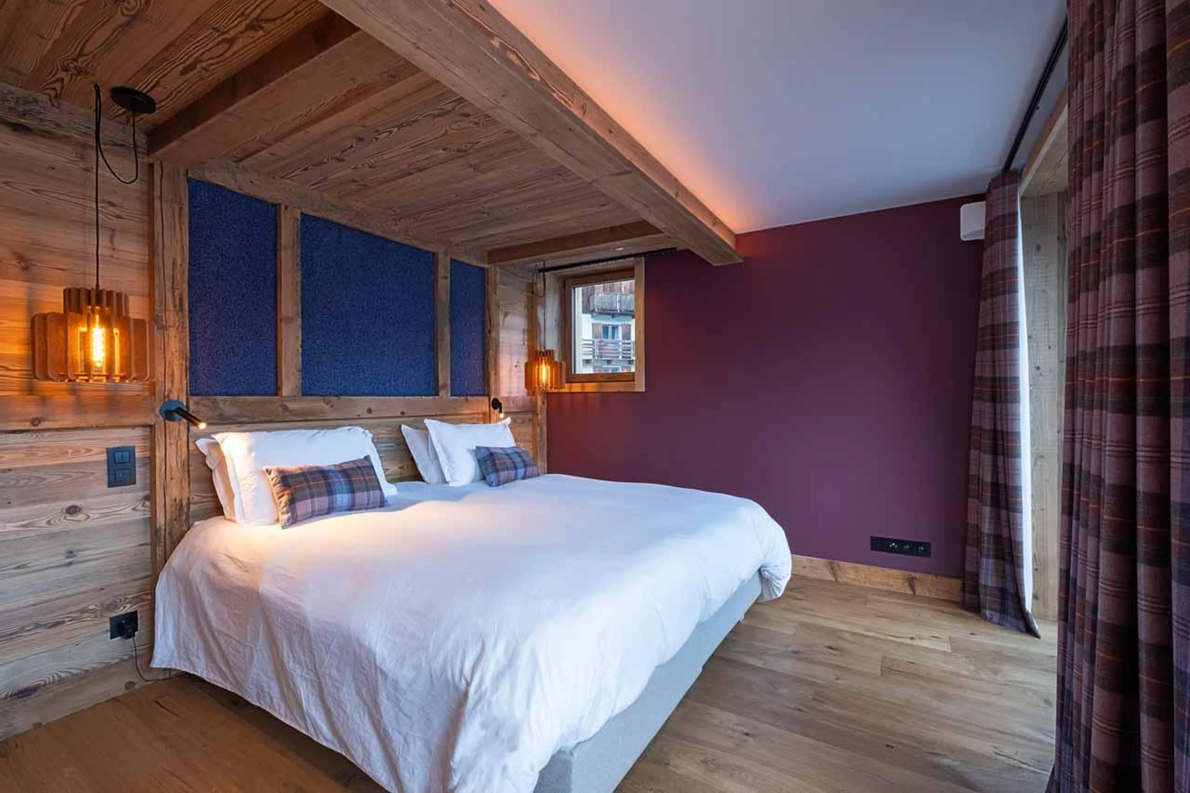 Double bedroom in Chalet Kalinka, Meribel