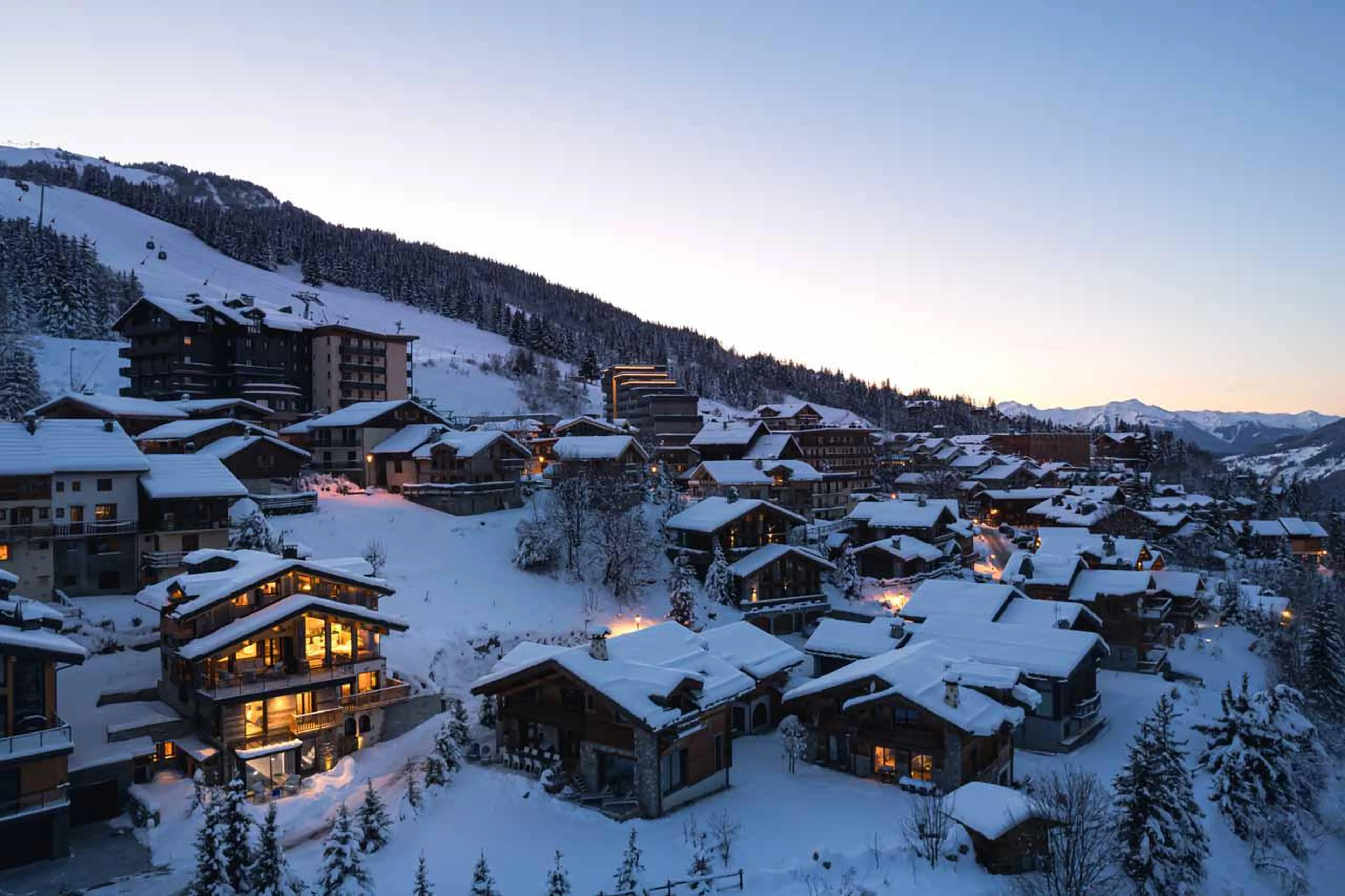Chalet Kandahar in Courchevel 1550 is located just 350 meters from Grangettes cable car