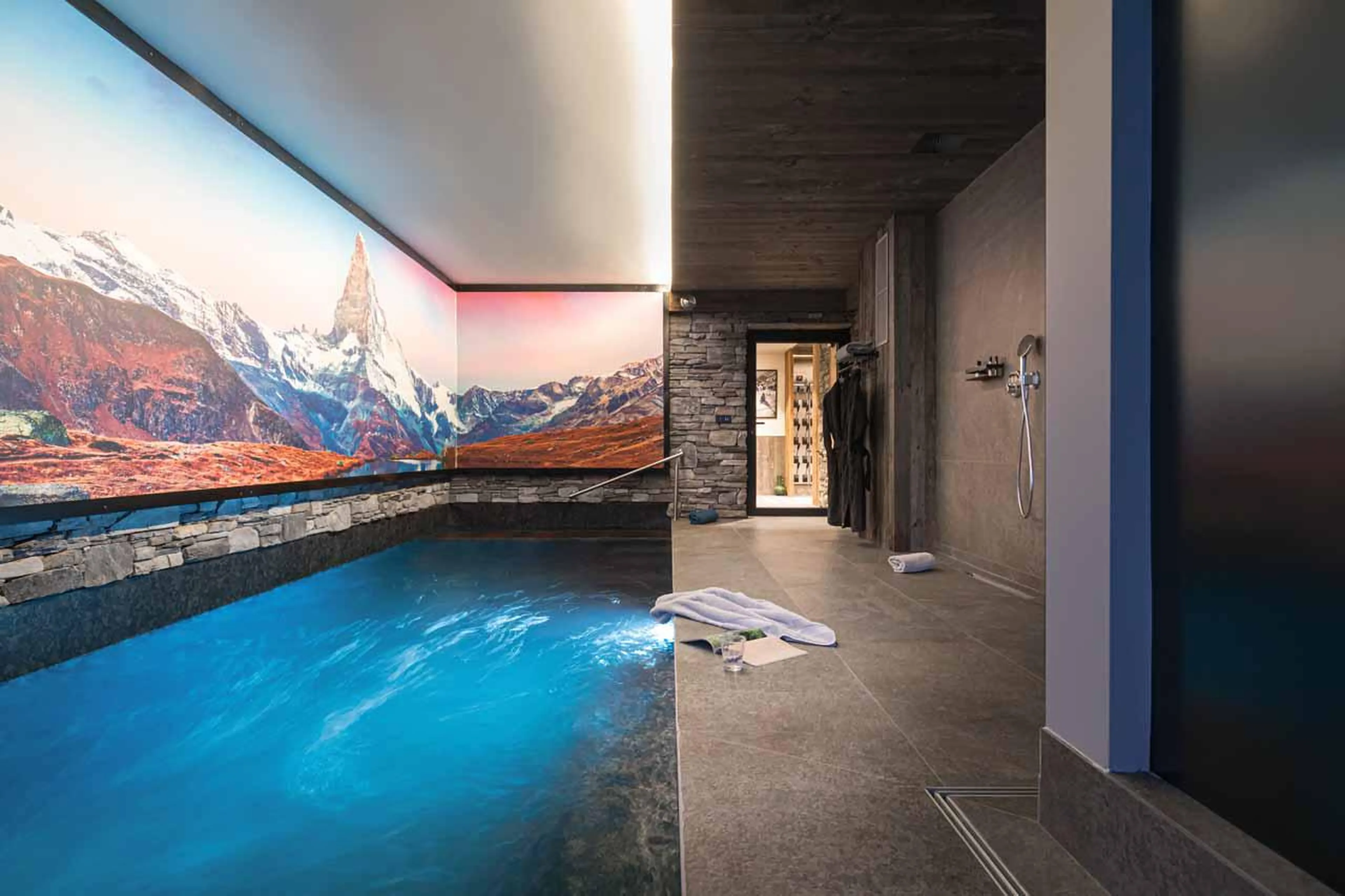 Swimming pool at Chalet Kandahar in Courchevel 1550