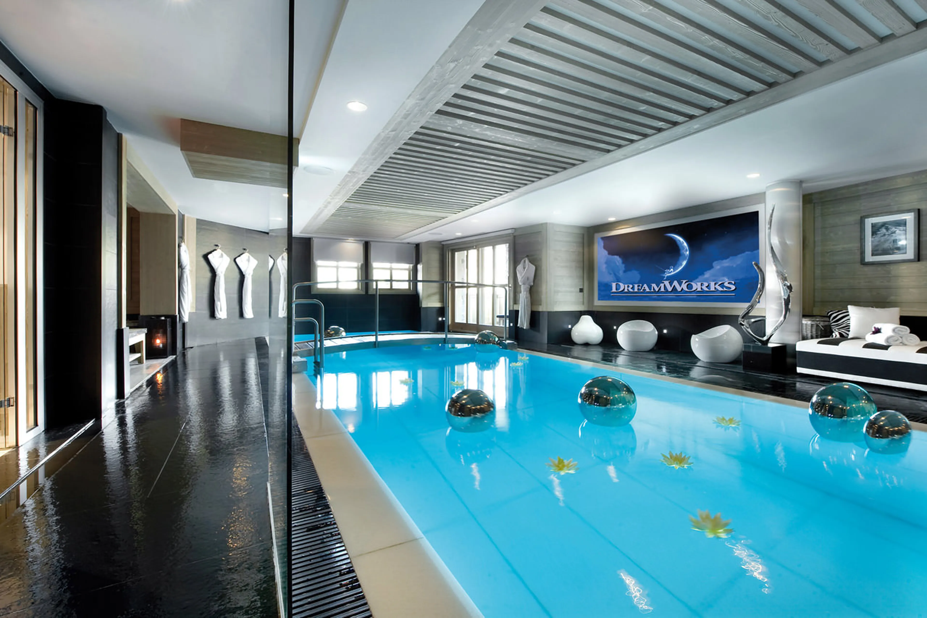 Swimming pool at Chalet Karakoram in Courchevel 1850