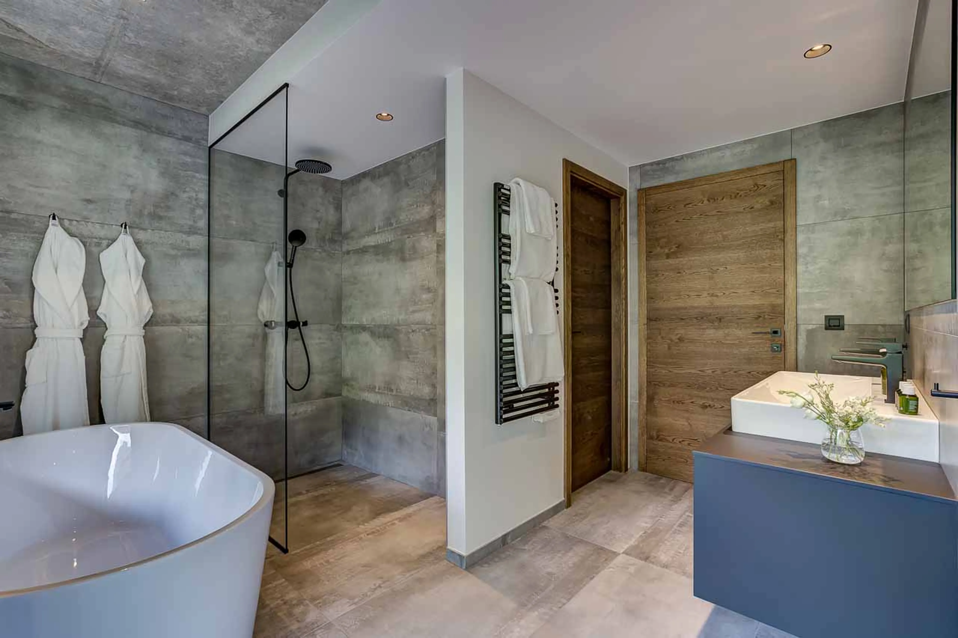 Spacious bathroom at Chalet Kea in Chamonix