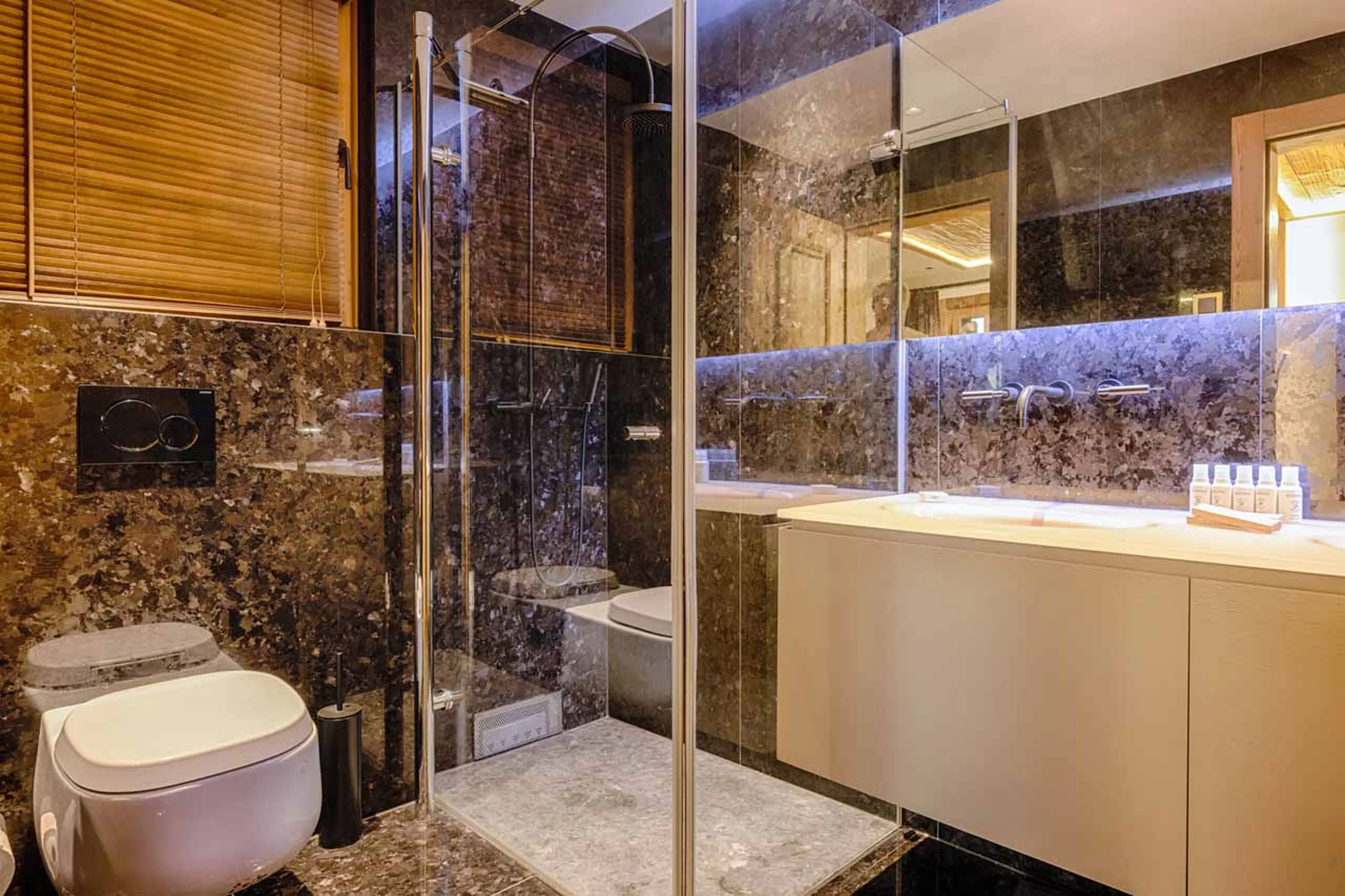 Bedroom 6 en-suite at Chalet Kemaura in Zermatt