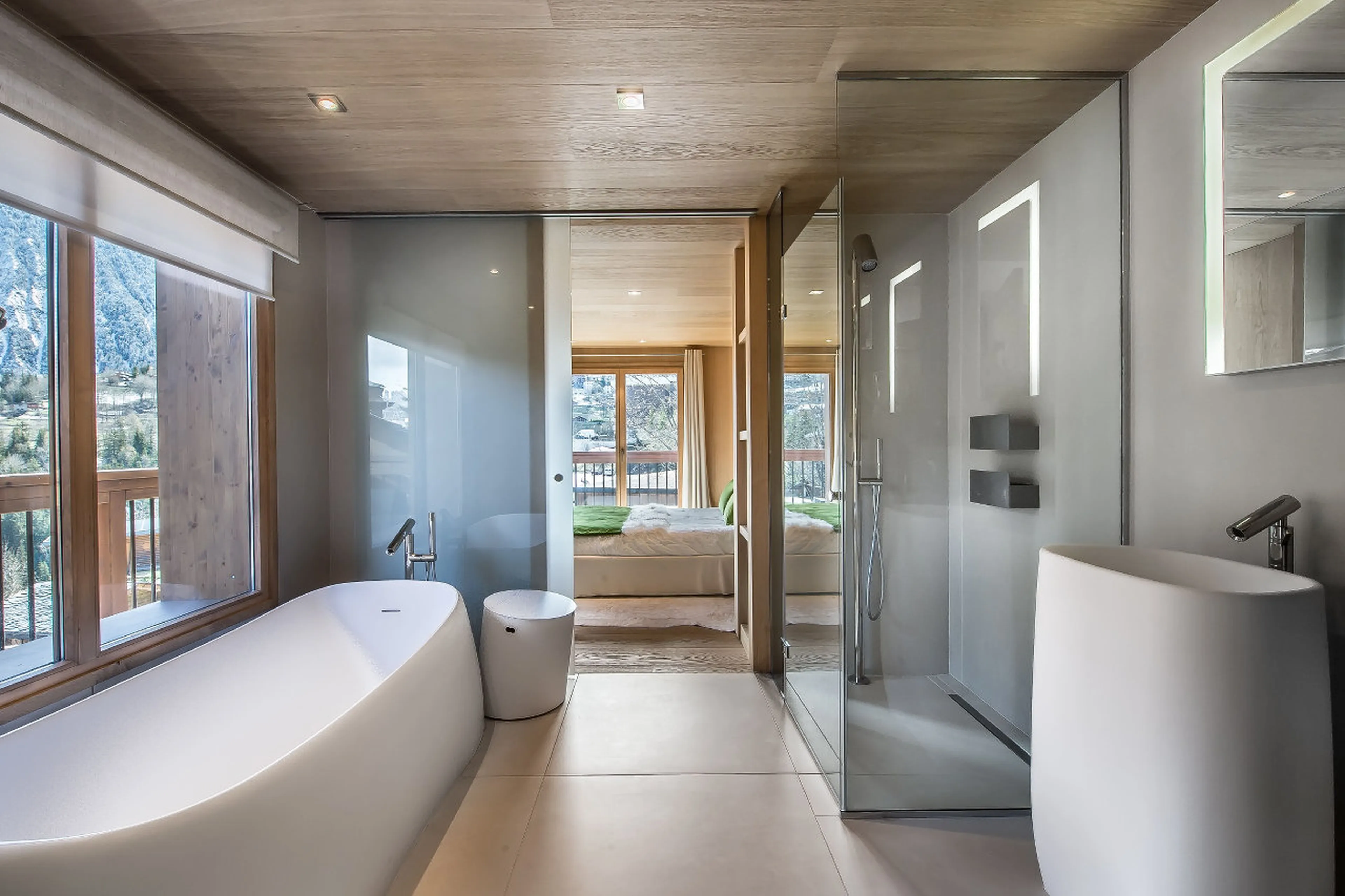 En-suite bathroom with whirlpool bath in Chalet Kibo in Courchevel 1550
