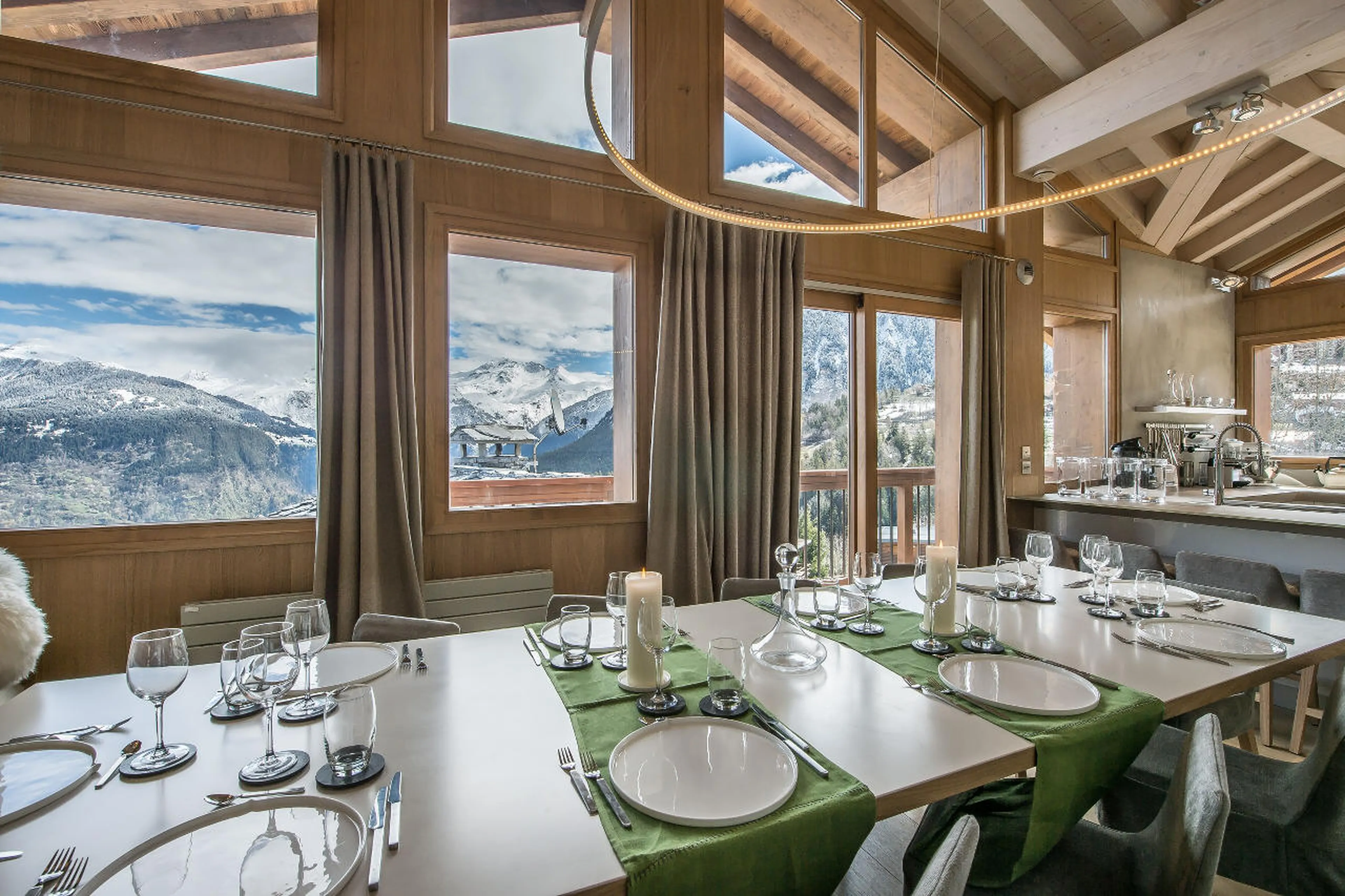 Dining room with picturesque view in Chalet Kibo in Courchevel 1550