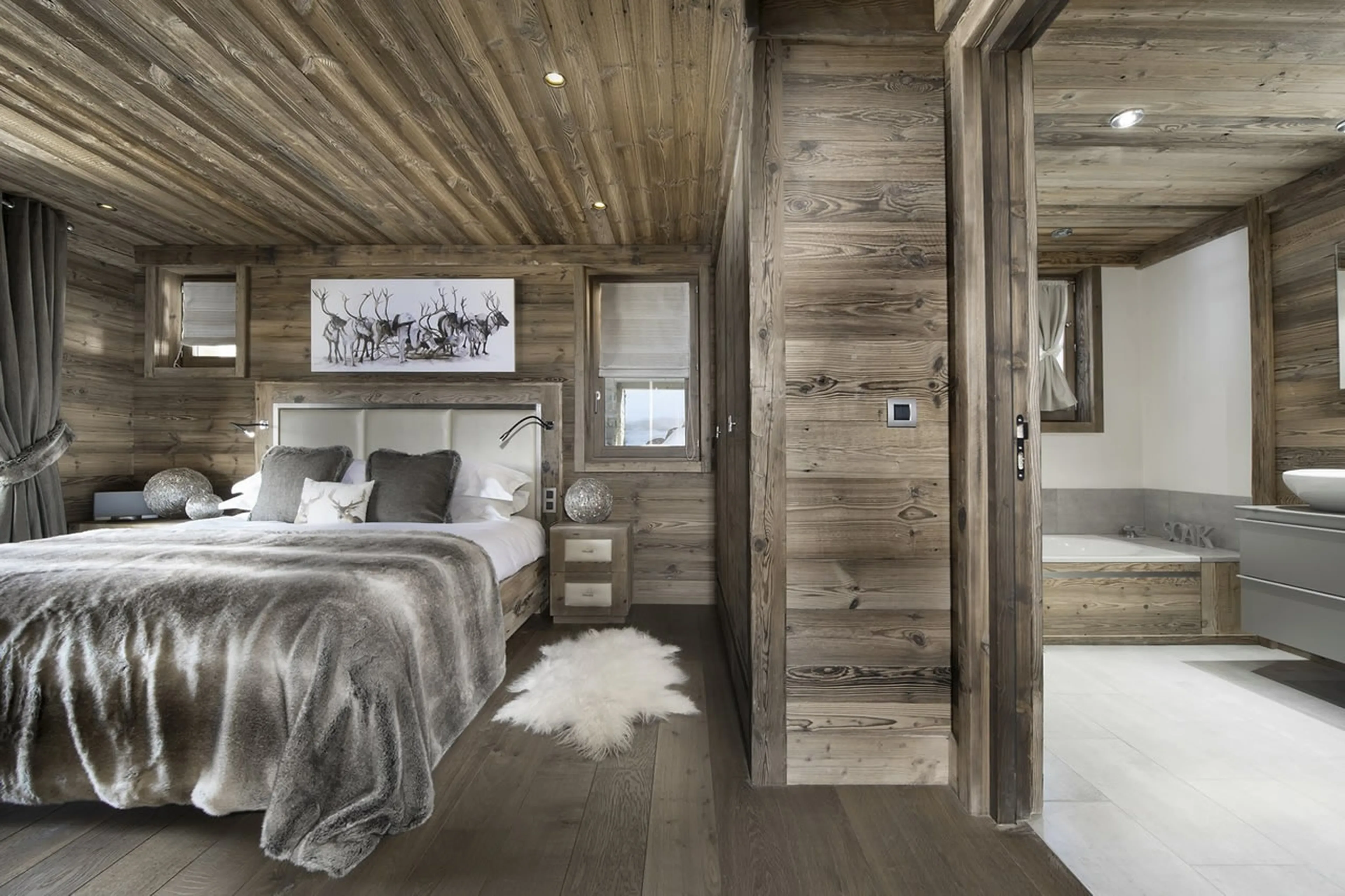 Elegantly furnished en-suite master bedroom in Chalet L’ Or Blanc in Courchevel 1550