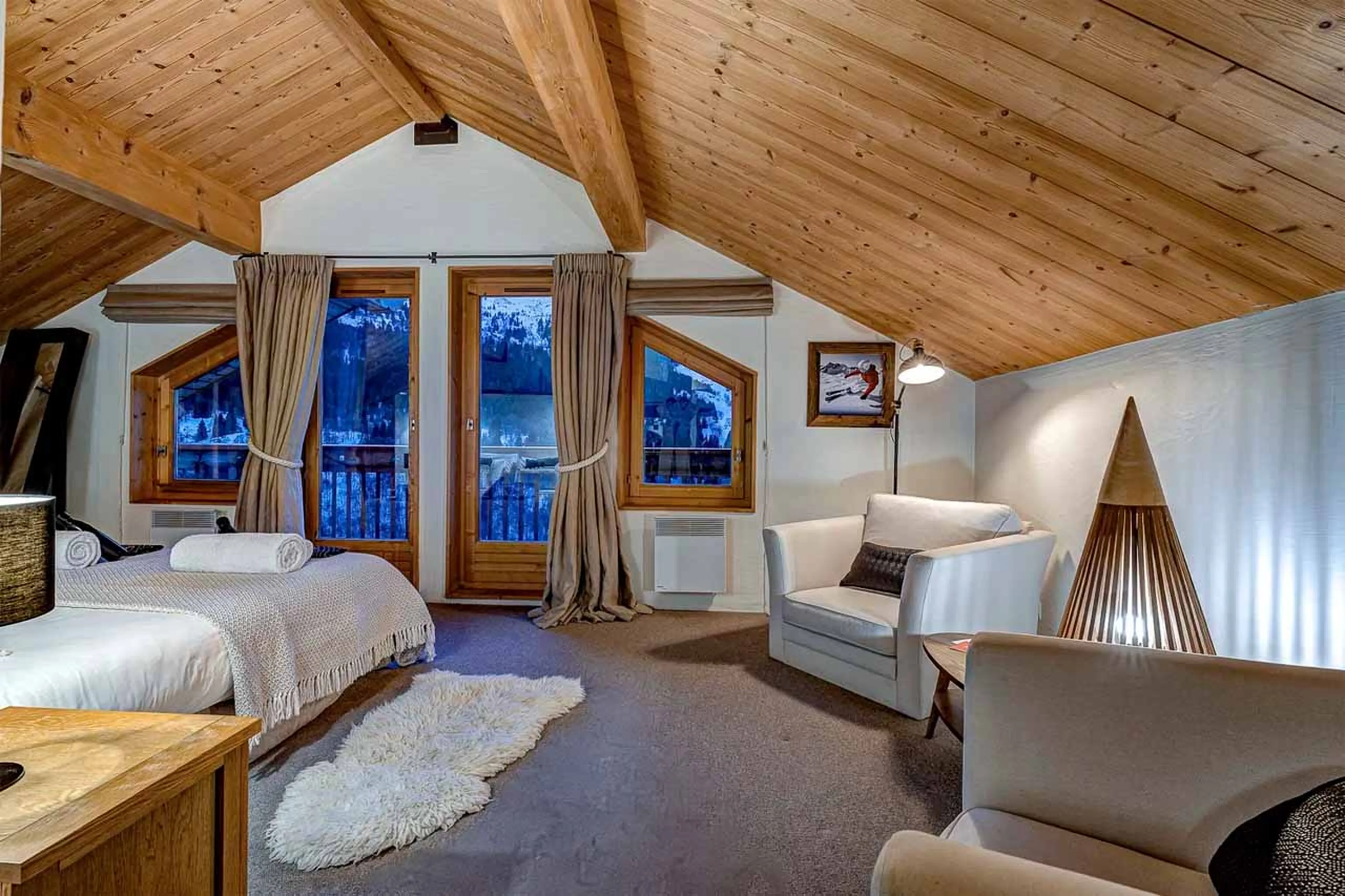 Sitting area in master suite at Chalet La Chouette in Meribel