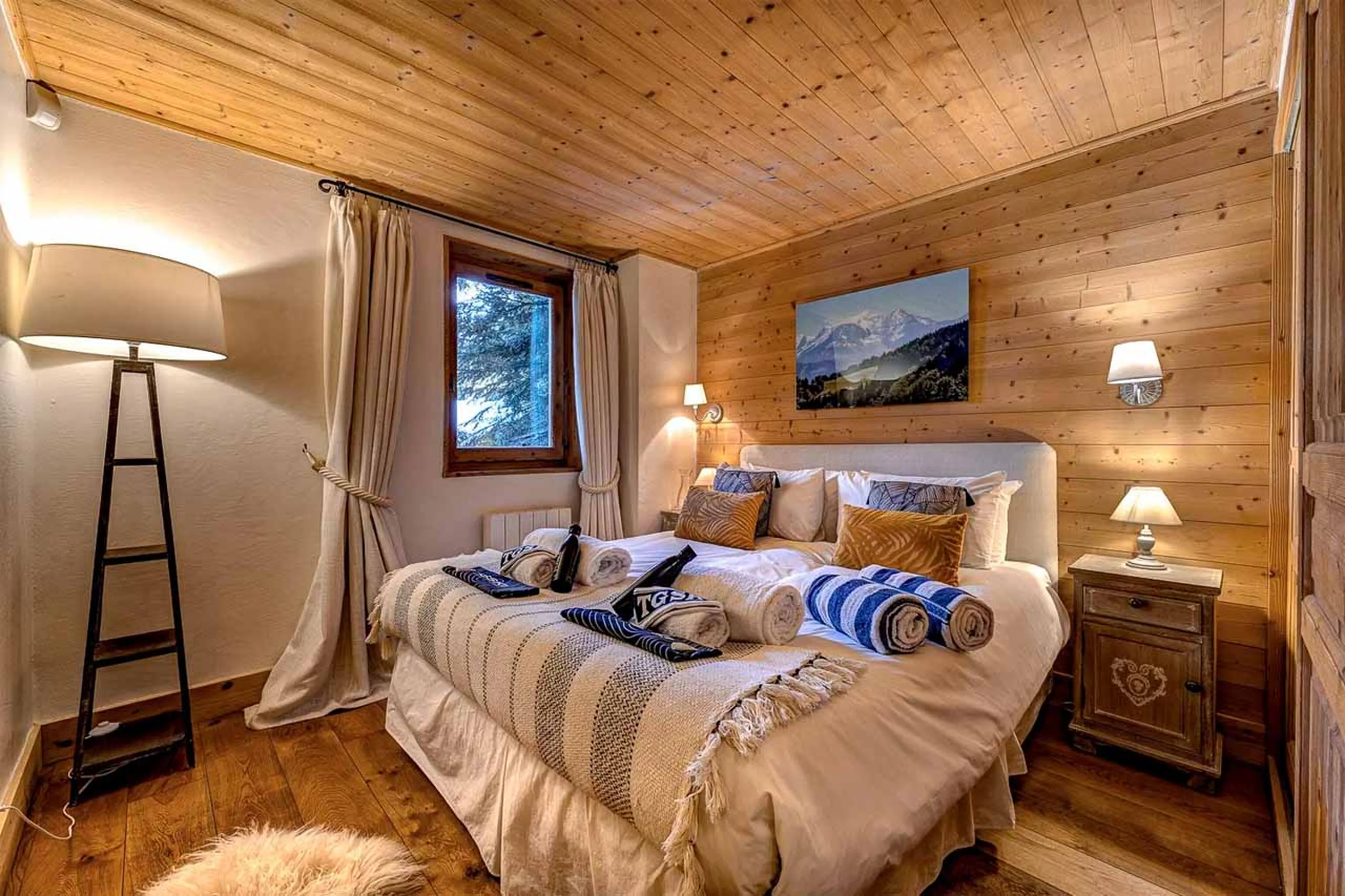 Bedroom six at Chalet La Chouette in Meribel