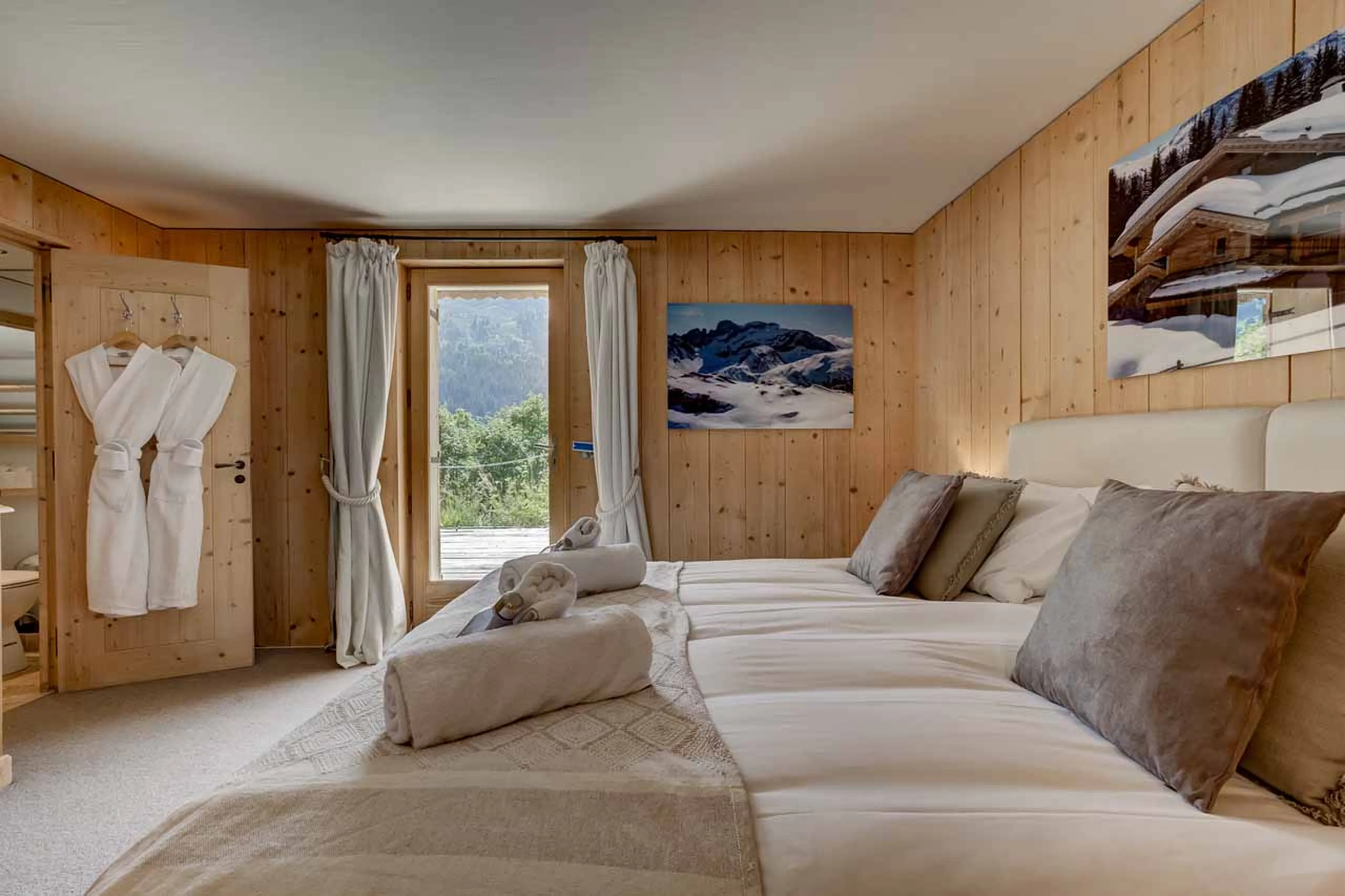 Bedroom seven at Chalet La Chouette in Meribel