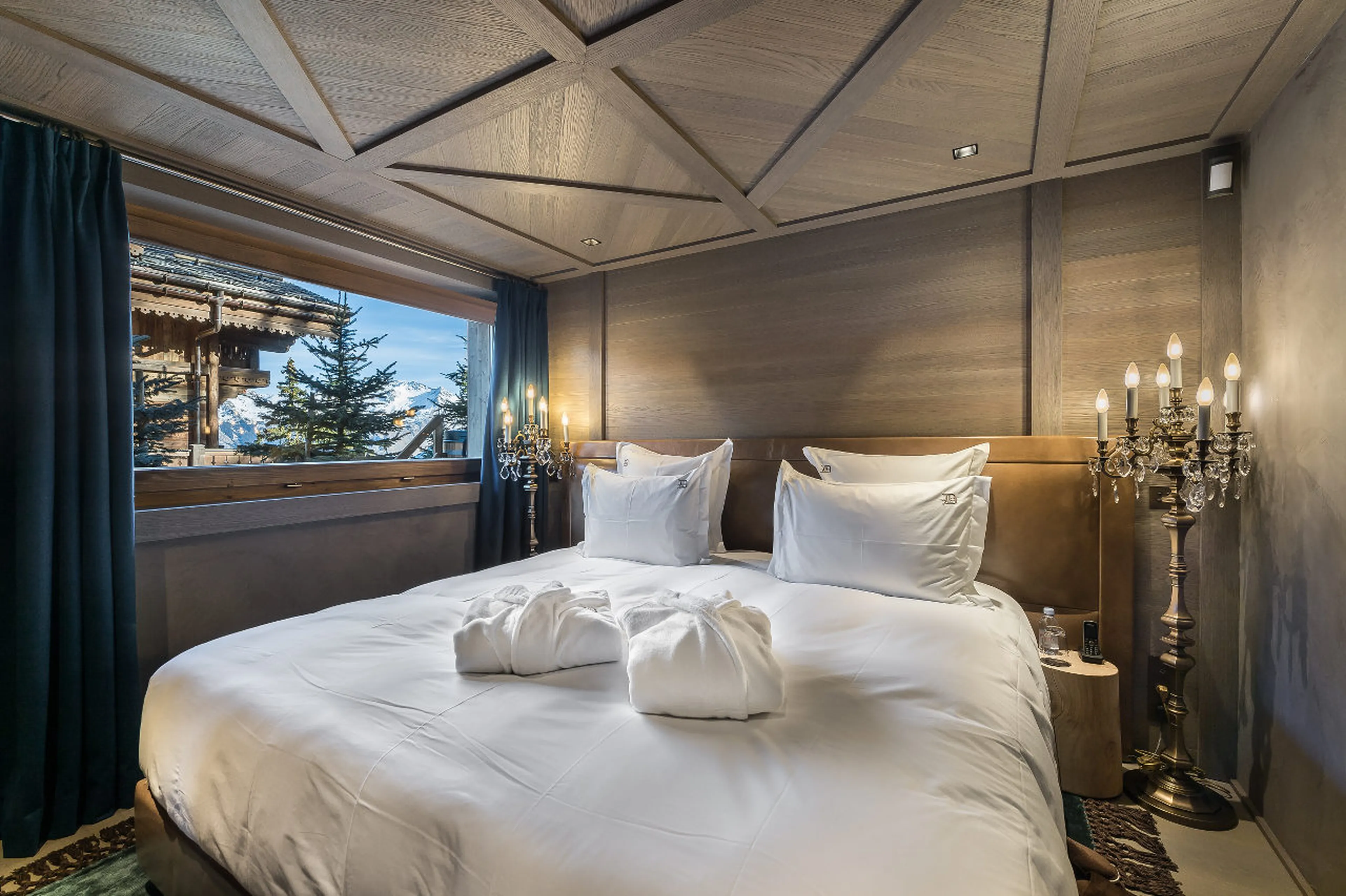 Double en suite bedroom with dressing room in La Datcha in Courchevel 1850