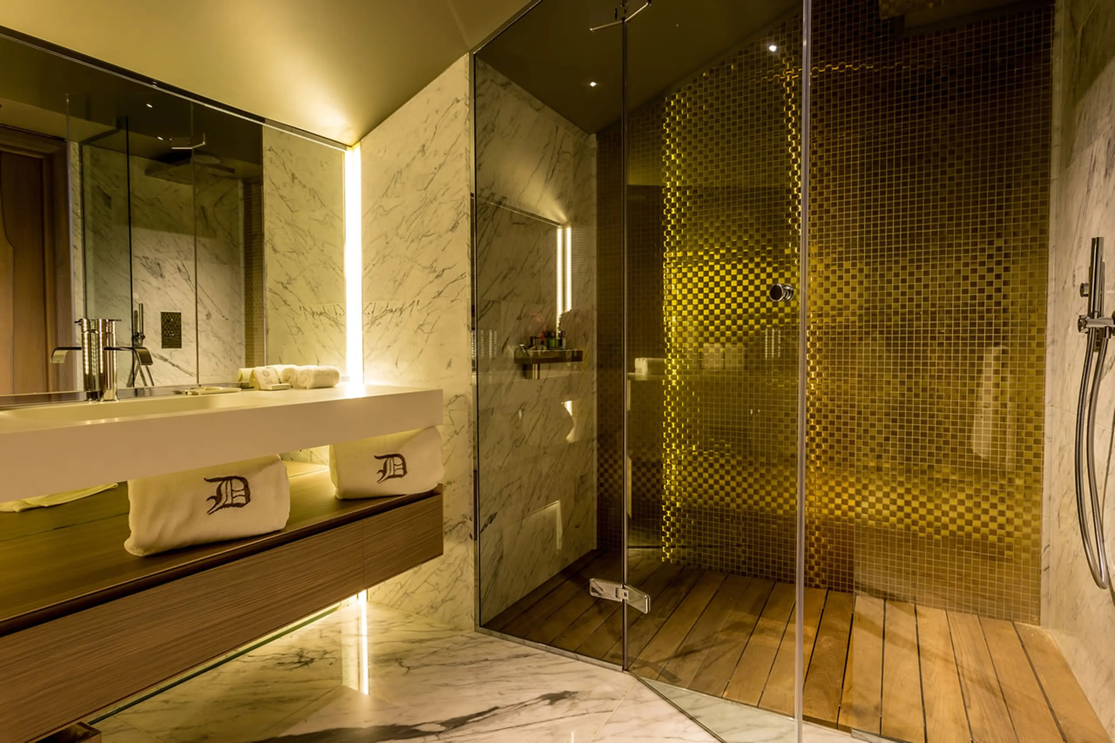 En suite shower room of bedroom 7 on third floor of Chalet La Datcha in Val Thorens