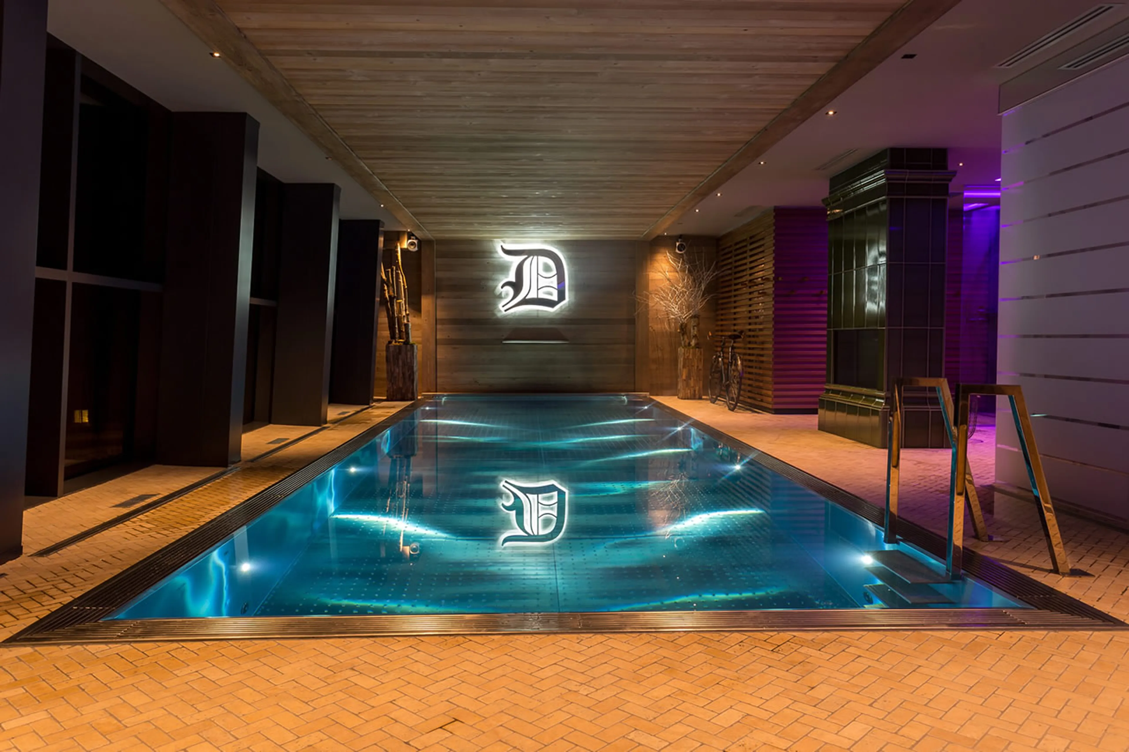 Stunning indoor pool in Chalet La Datcha in Val Thorens