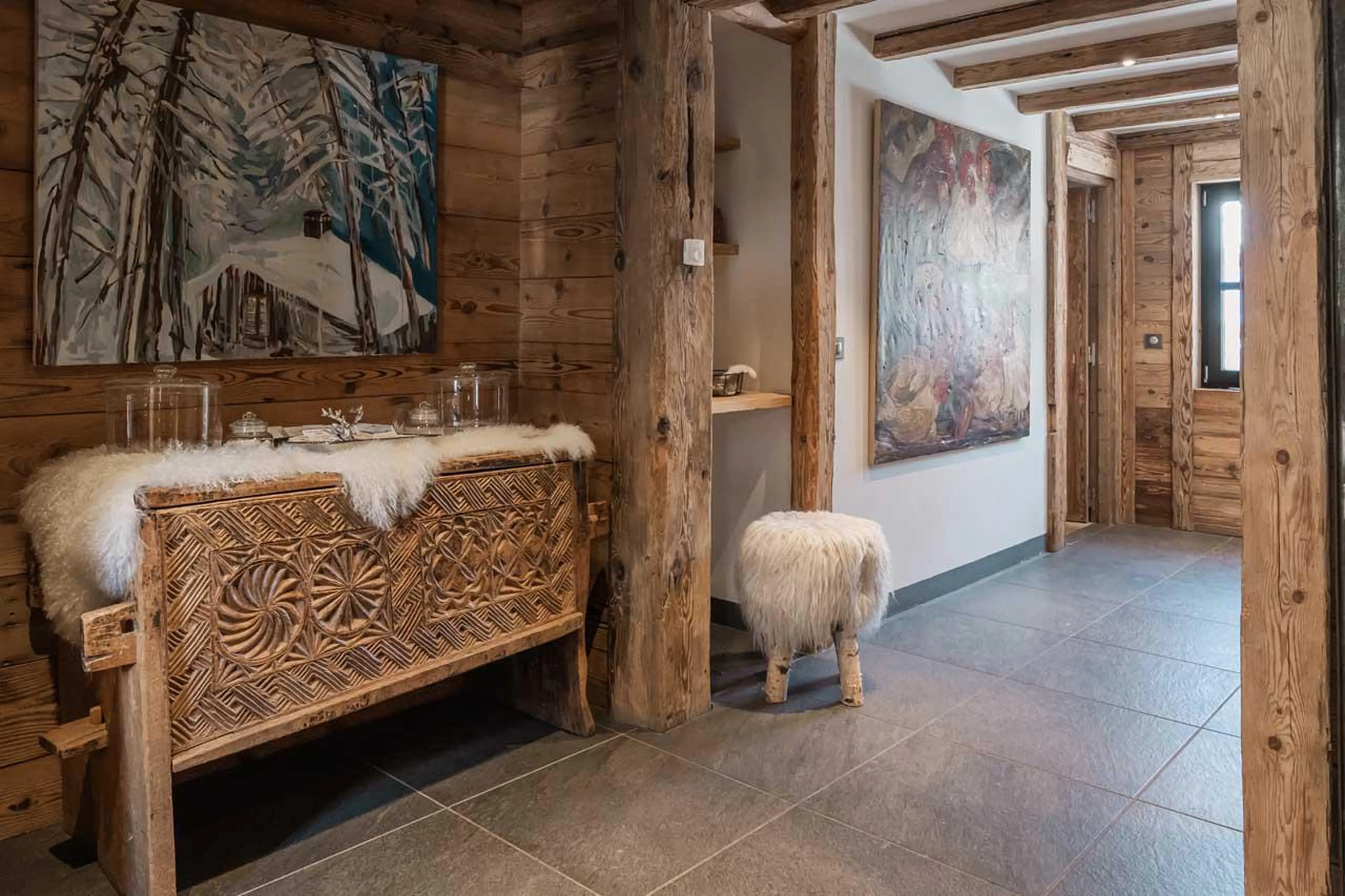 Entrance hall at Chalet La Face in Val d'Isere