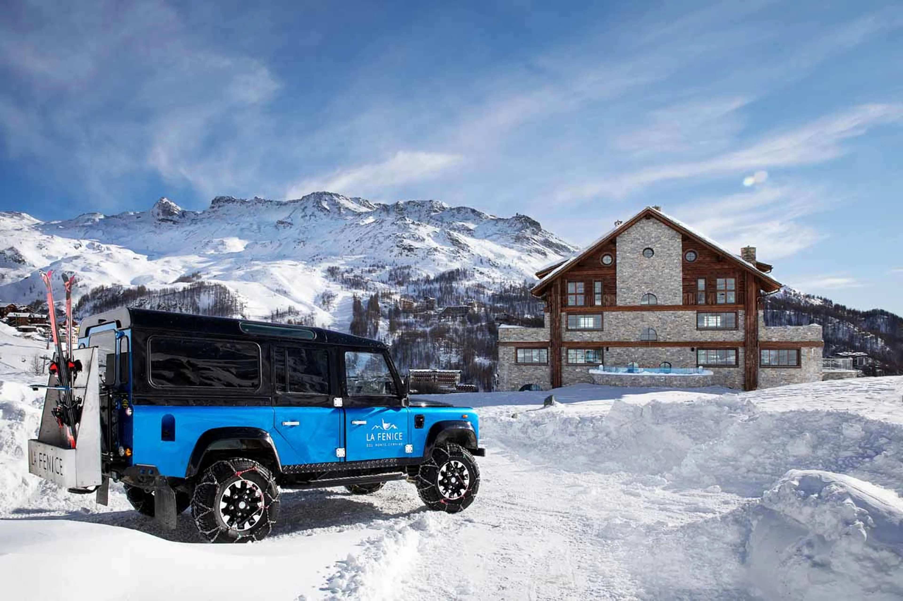 Land Rover at Chalet La Fenice in Breuil-Cervinia