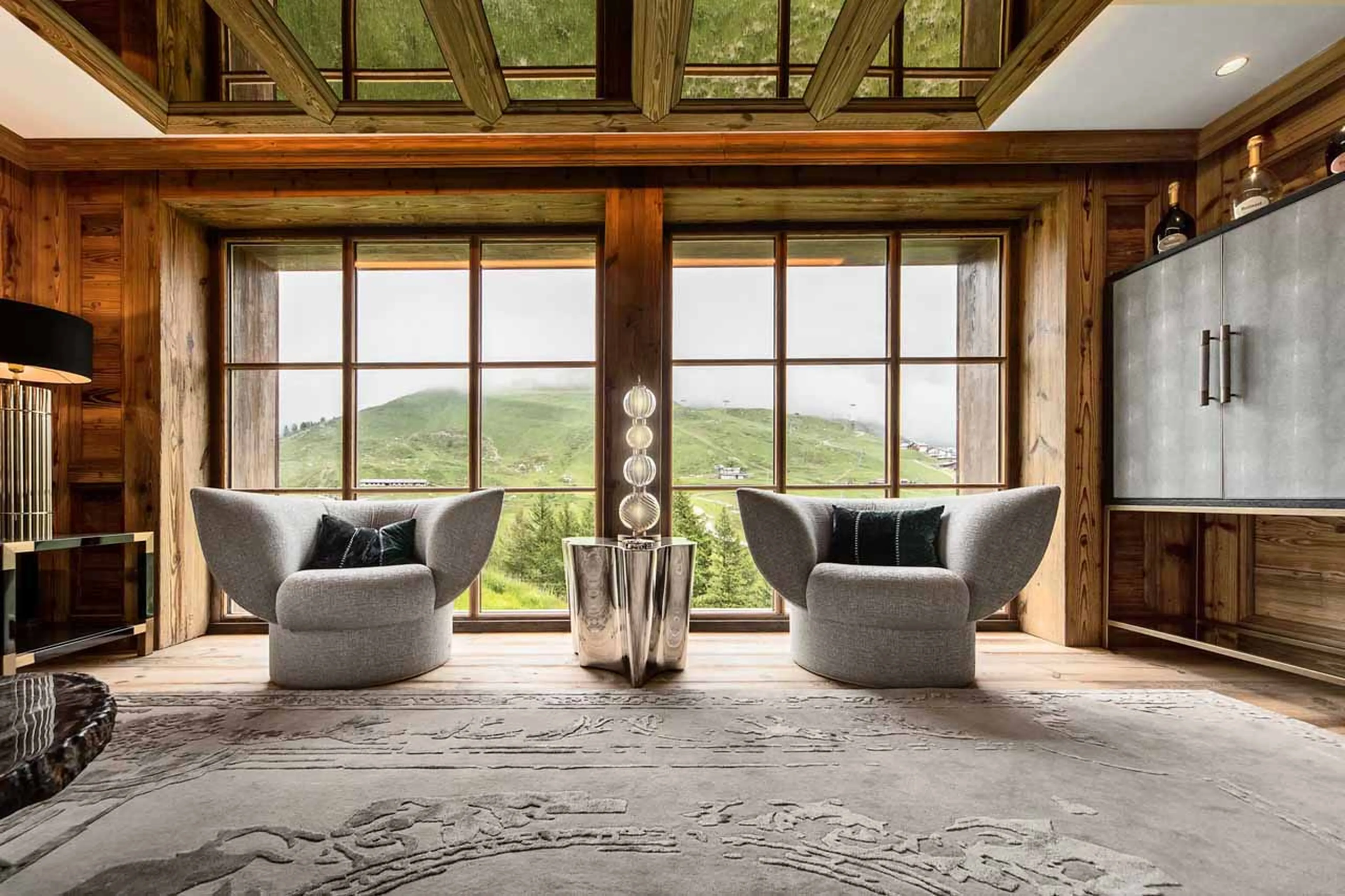 Club Room seating at Chalet La Fenice in Breuil-Cervinia