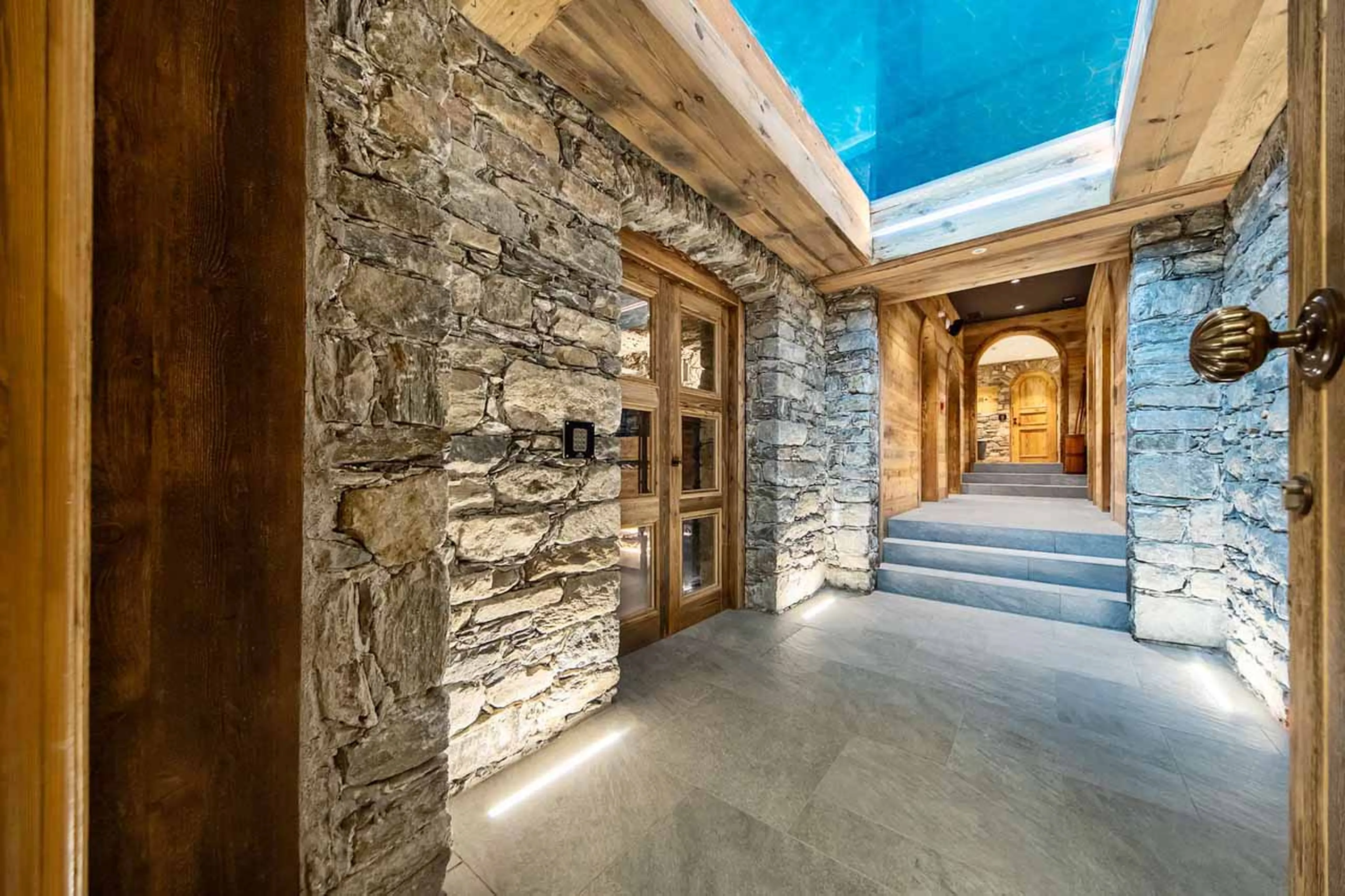Entrance level at Chalet La Fenice in Breuil-Cervinia