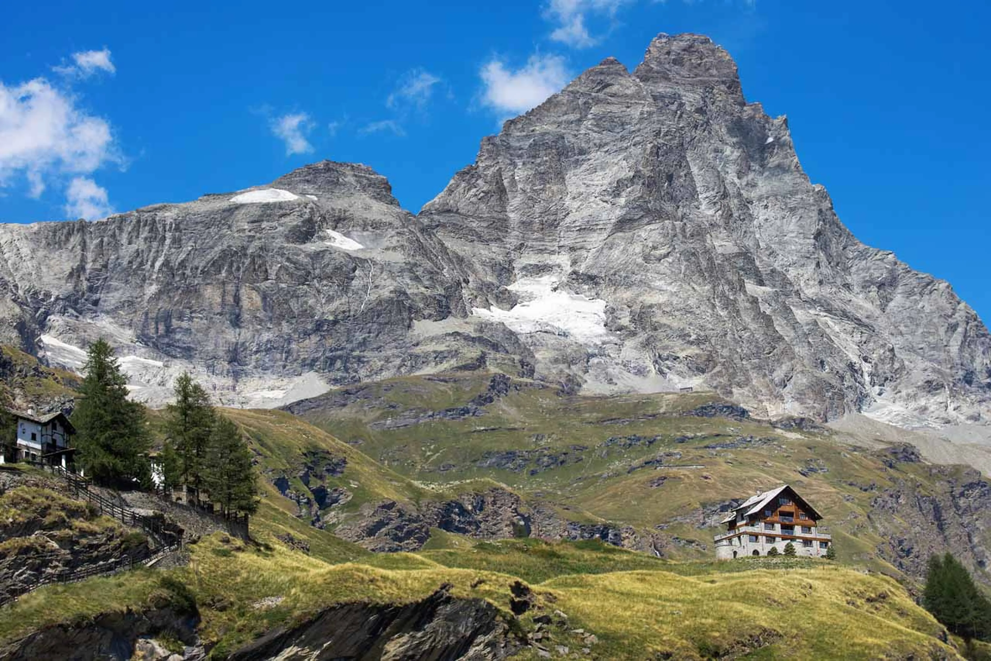 Exterior view of Chalet La Fenice in Breuil-Cervinia