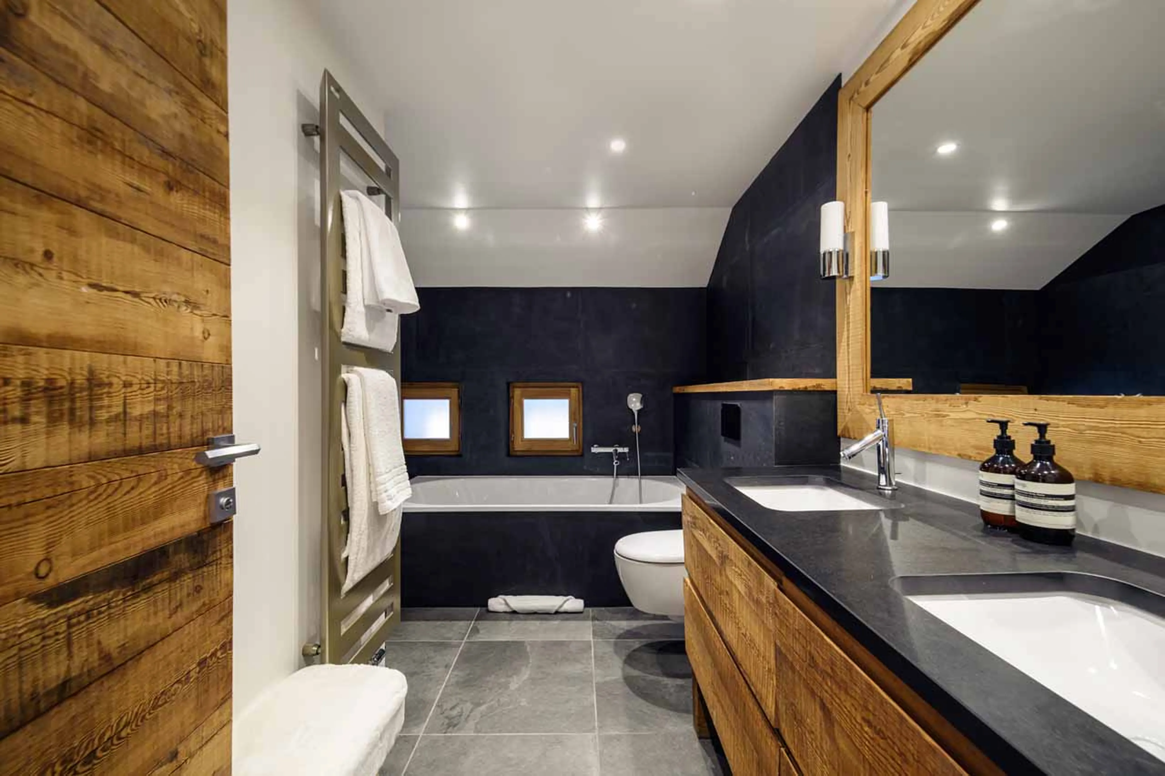 En-suite bathroom with double basin in Chalet La Folie, Meribel