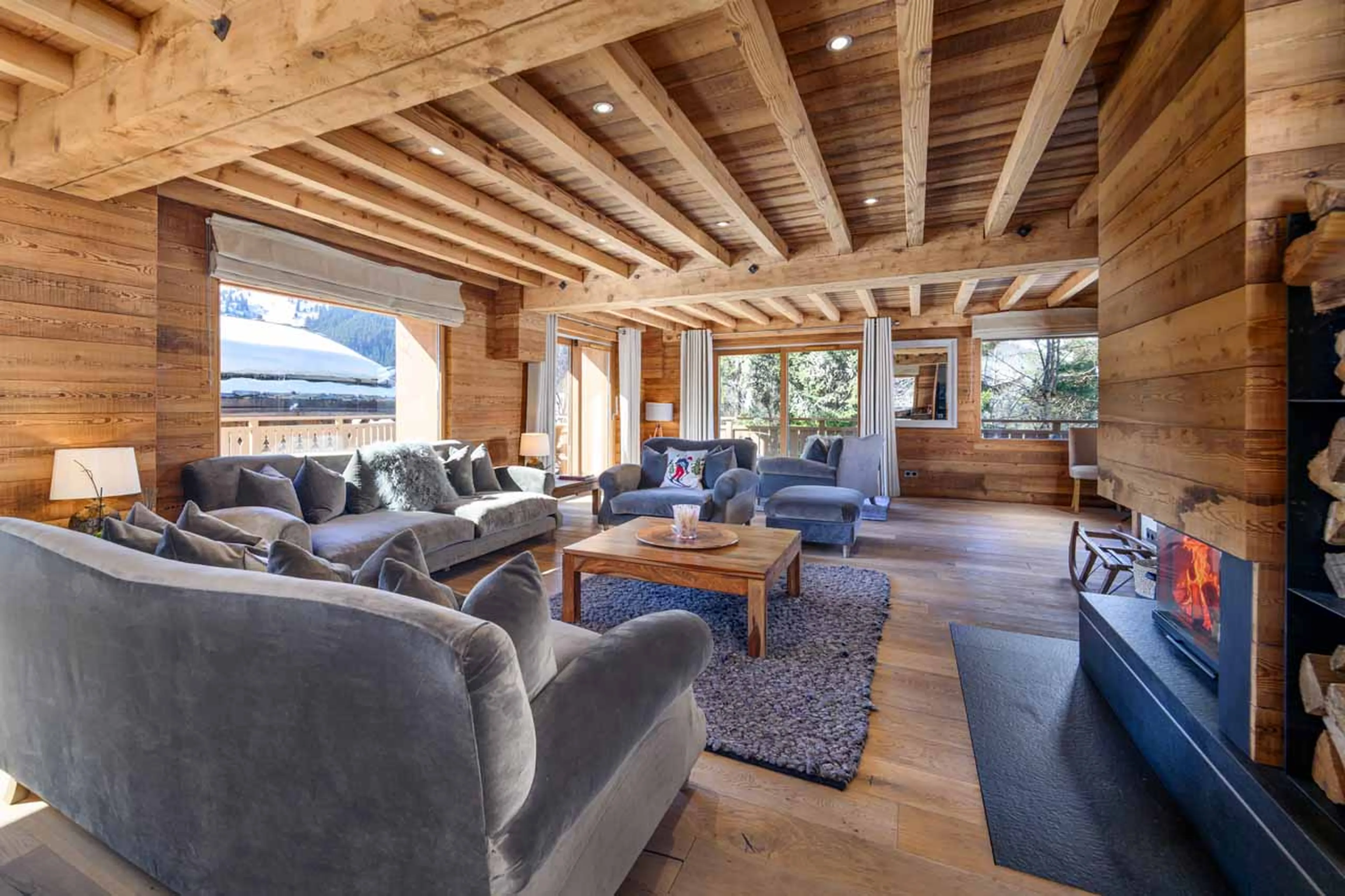 Open-plan living and dining area in Chalet La Folie, Meribel