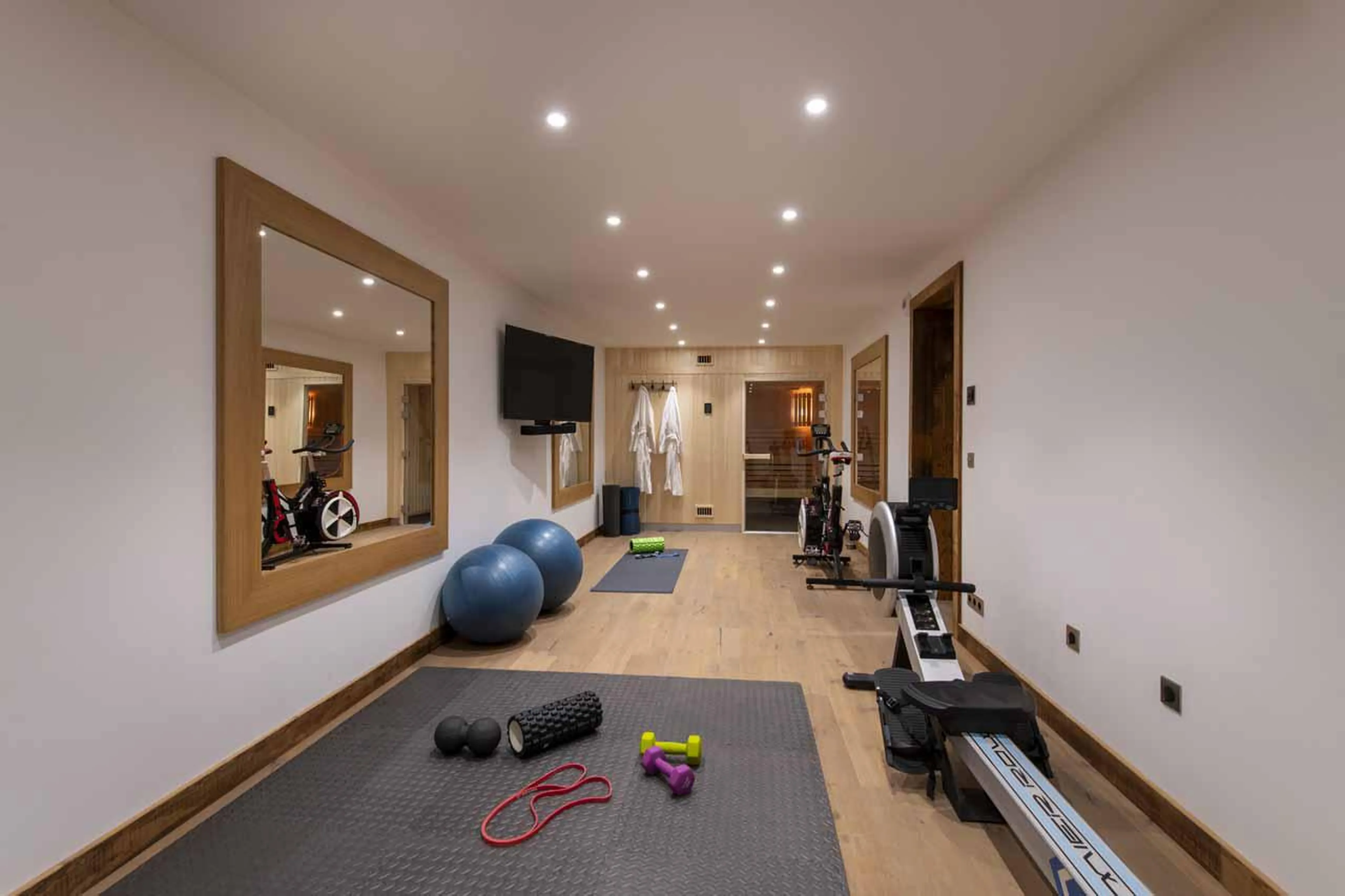 Well-equipped fitness room in Chalet La Folie, Meribel