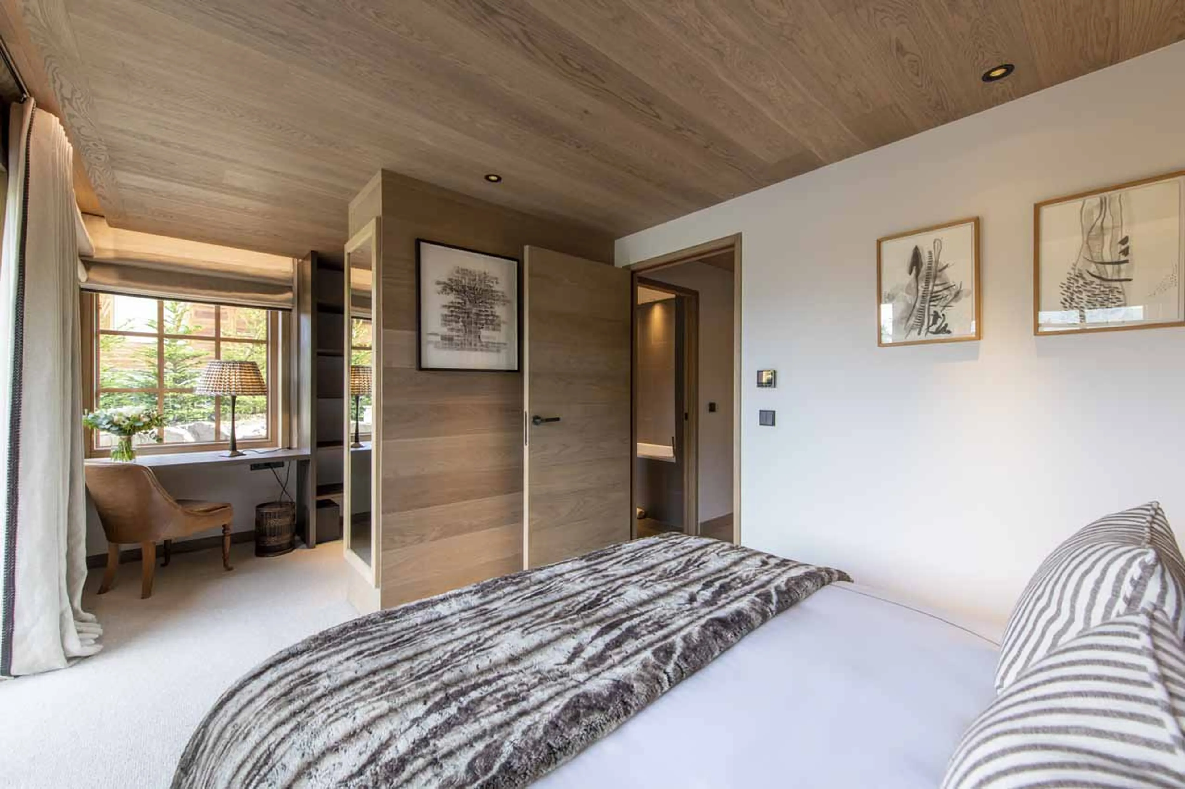 Desk in bedroom at Chalet La Loze in Meribel