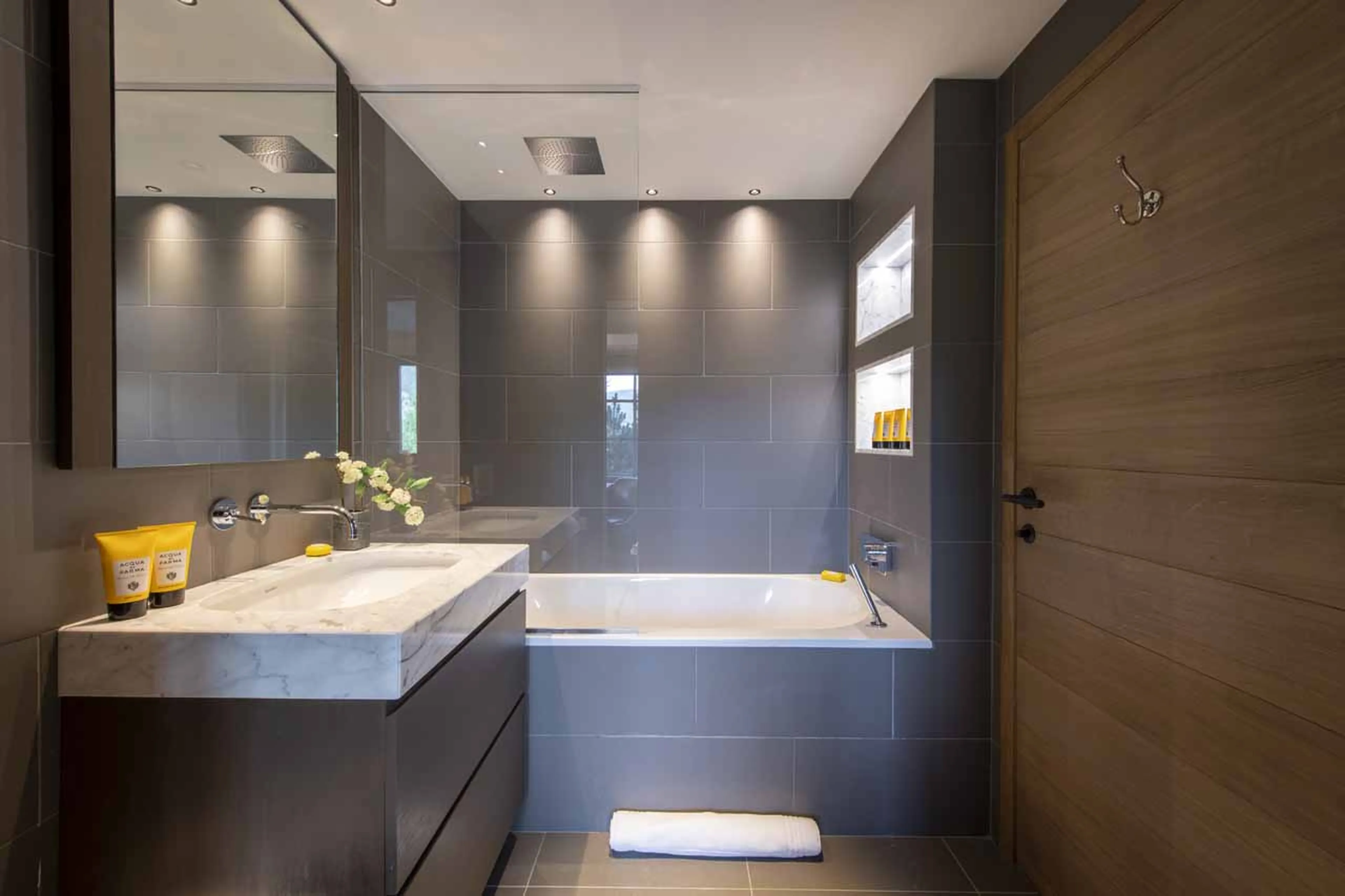 Shared bathroom at Chalet La Loze in Meribel