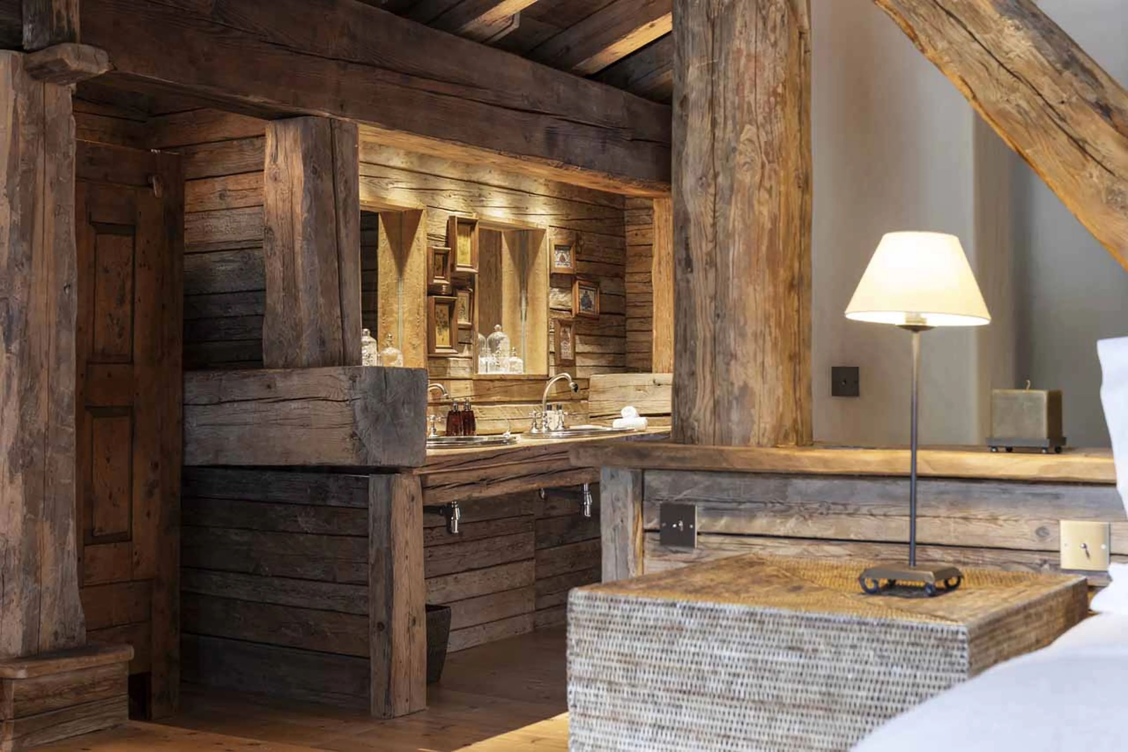 Bedroom 1 en-suite at Chalet La Reserve in Val d'Isere