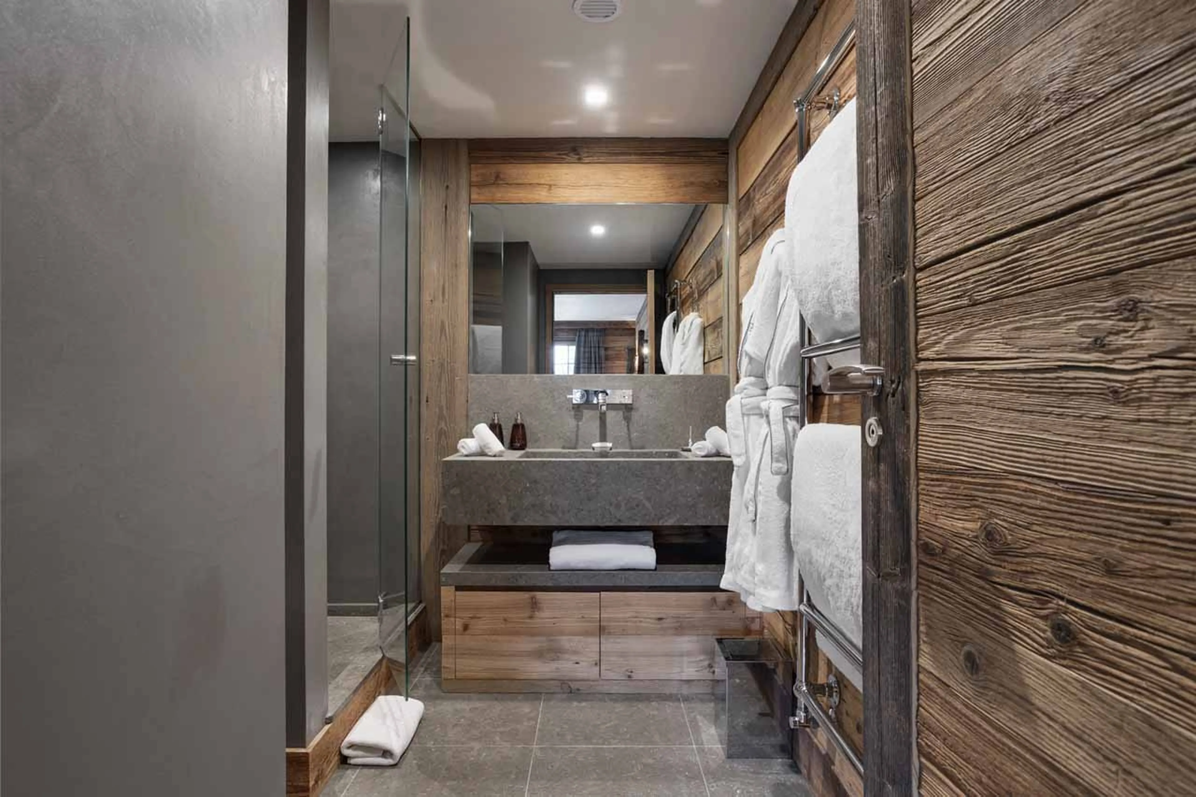 Bedroom 4 en-suite at Chalet La Reserve in Val d'Isere