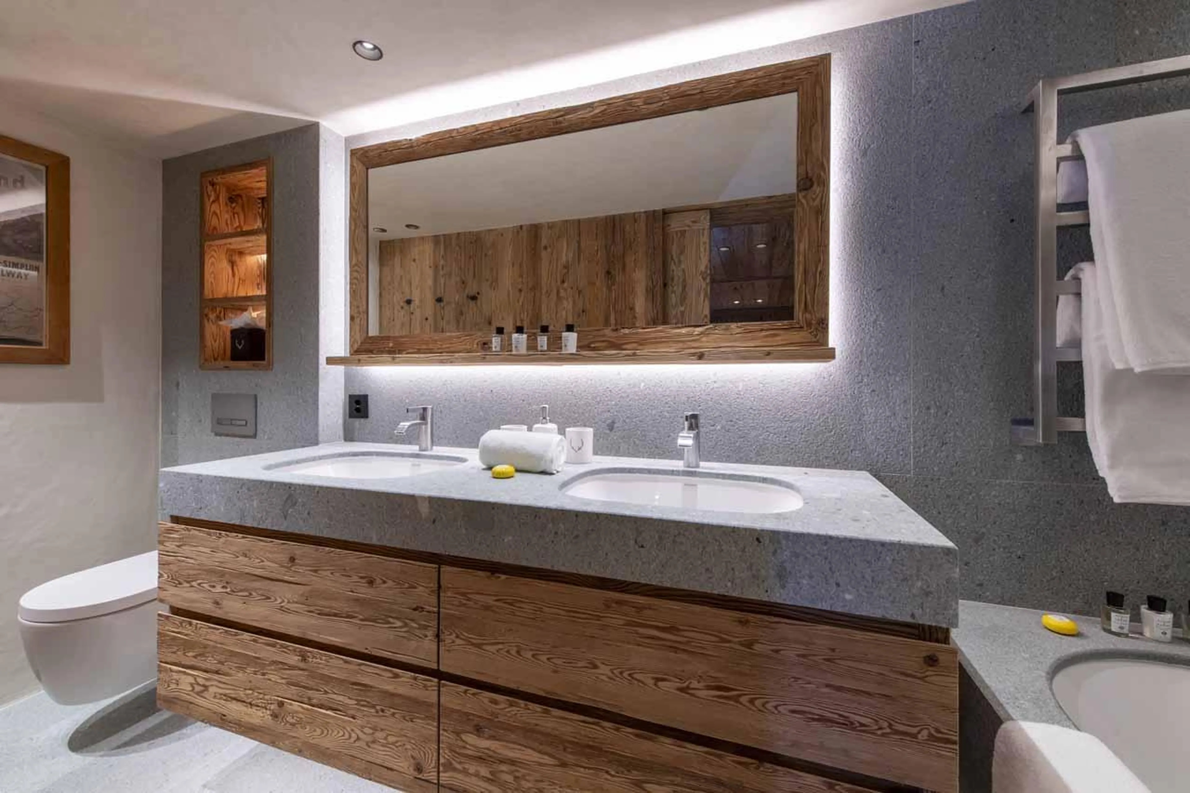 Bathroom with double basin in Chalet La Rochette, Verbier