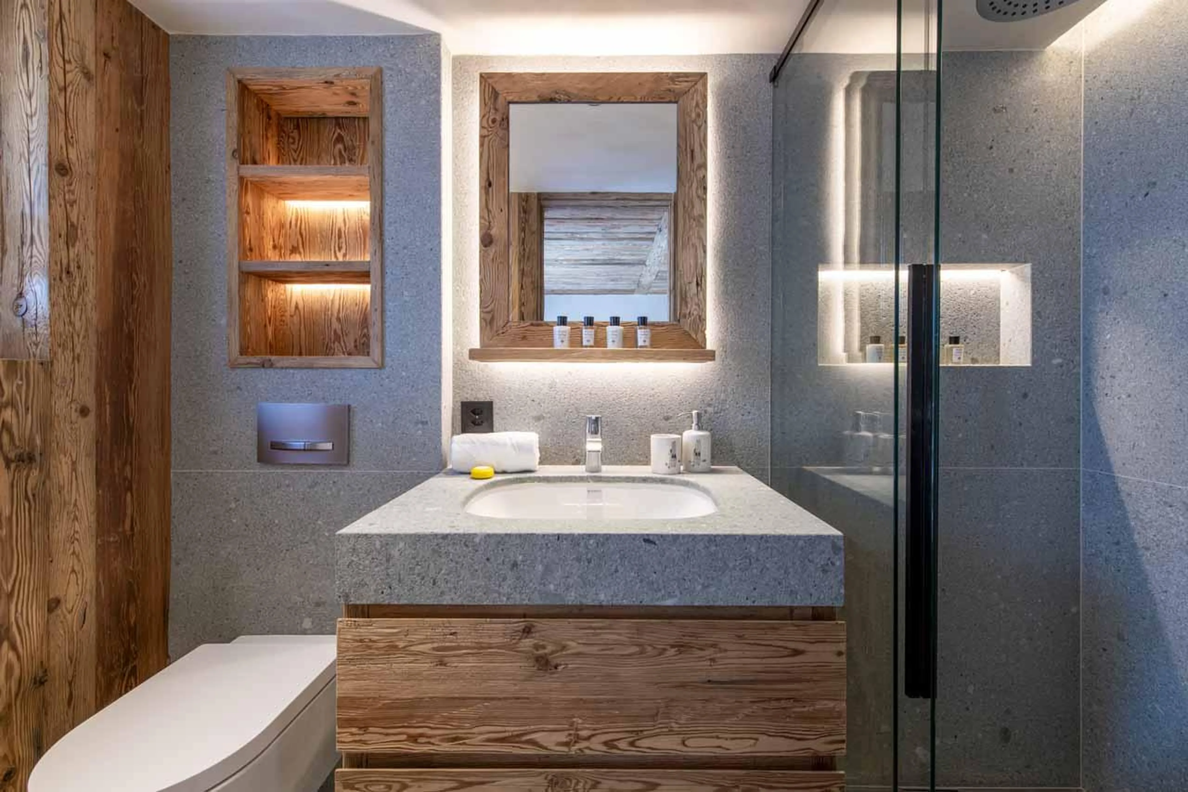 Shower room in Chalet La Rochette, Verbier