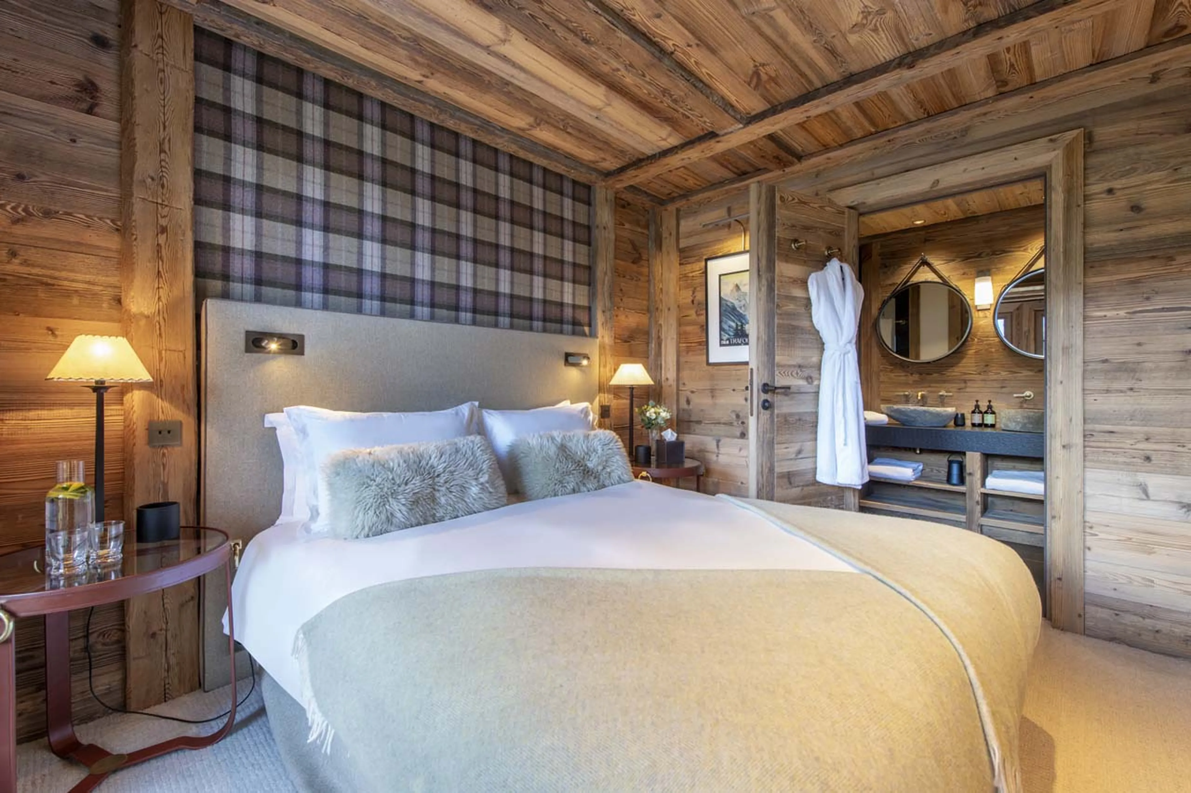 Access to en-suite in Chalet La Taniere, Meribel