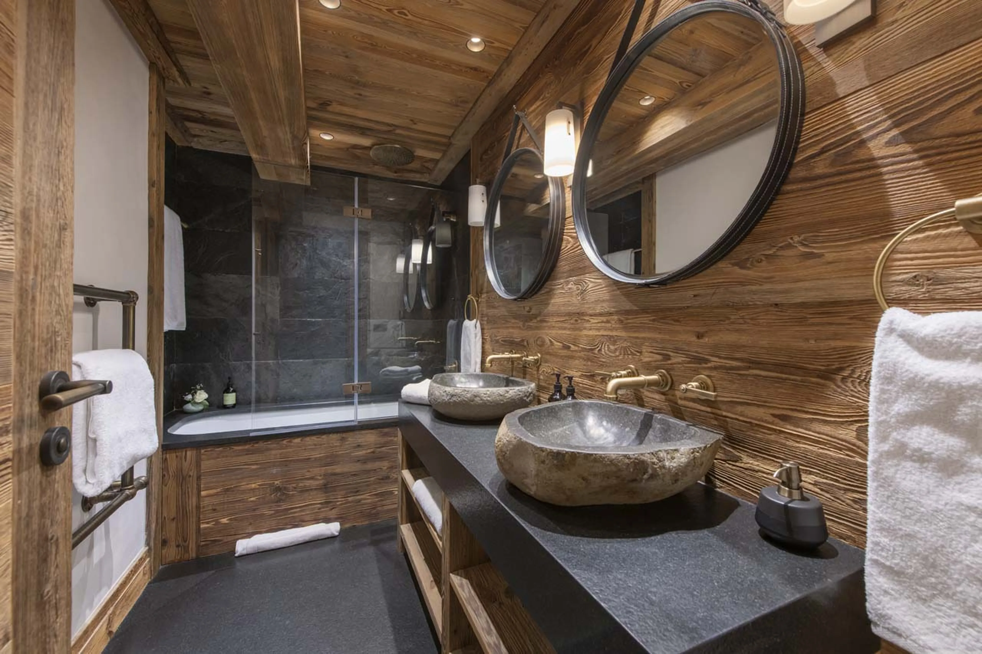 En-suite bathroom in La Taniere, Meribel