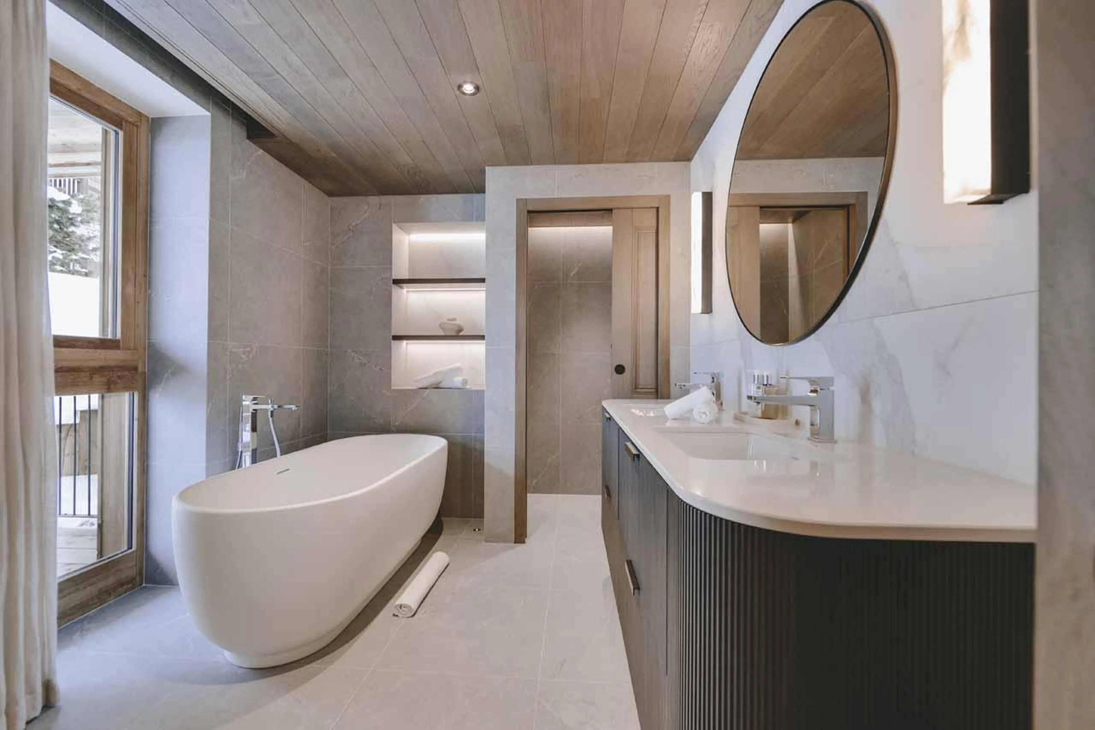 En-suite bathroom at Chalet La Tene, Val d'Isere
