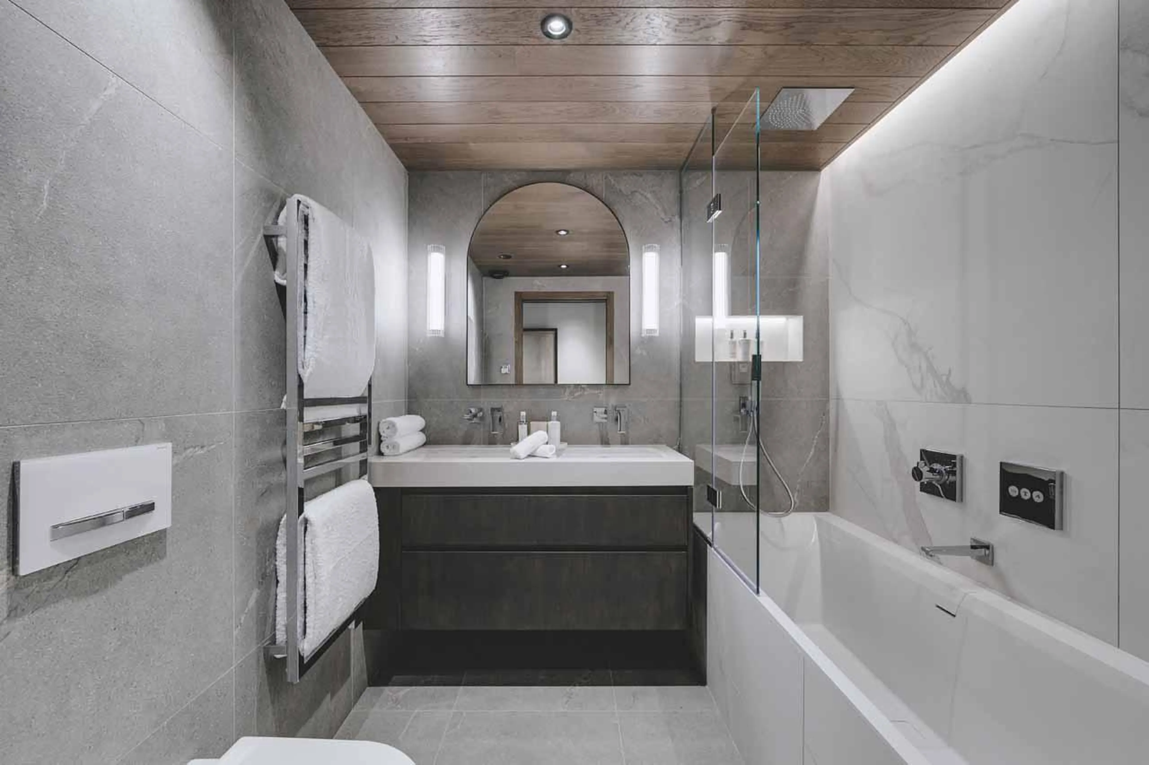 En-suite bathroom at Chalet La Tene, Val d'Isere