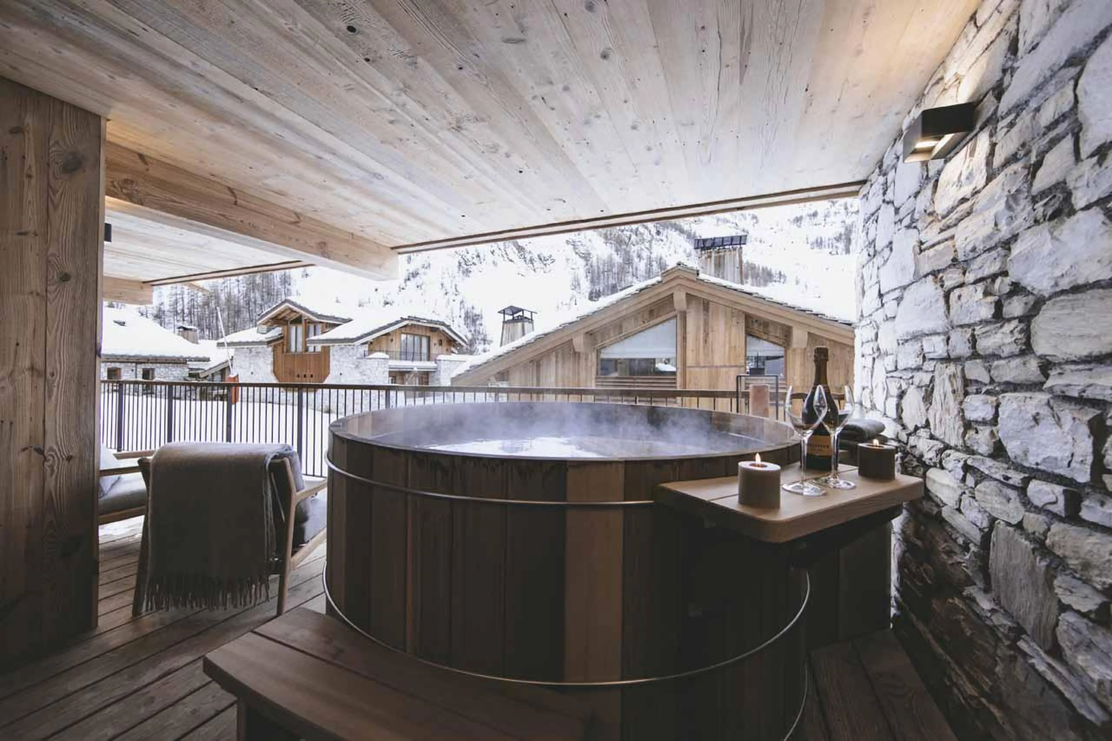 Outdoor barrel hot tub at Chalet La Tene, Val d'Isere