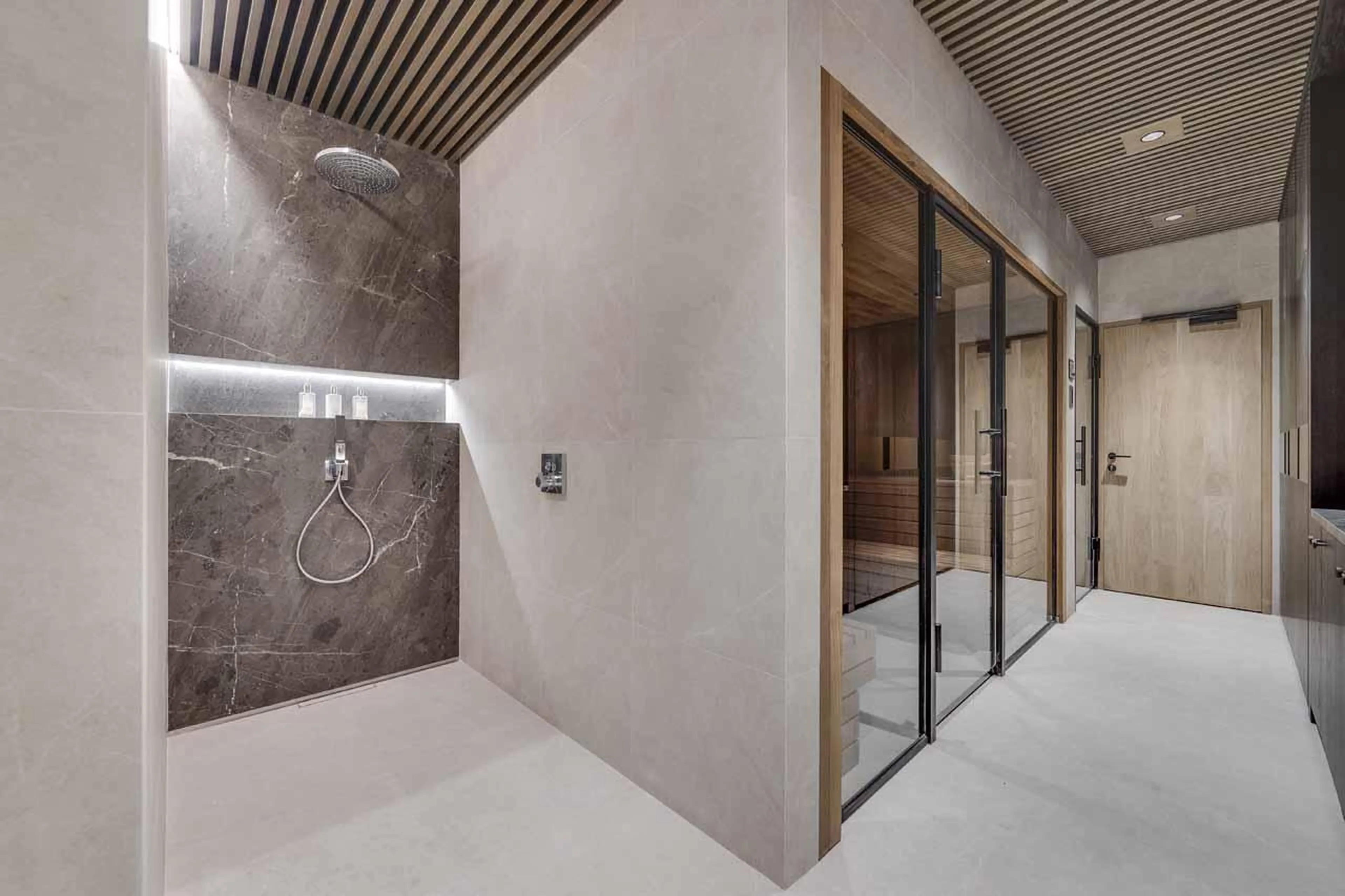 Shower and glass-fronted sauna at Chalet La Tene, Val d'Isere