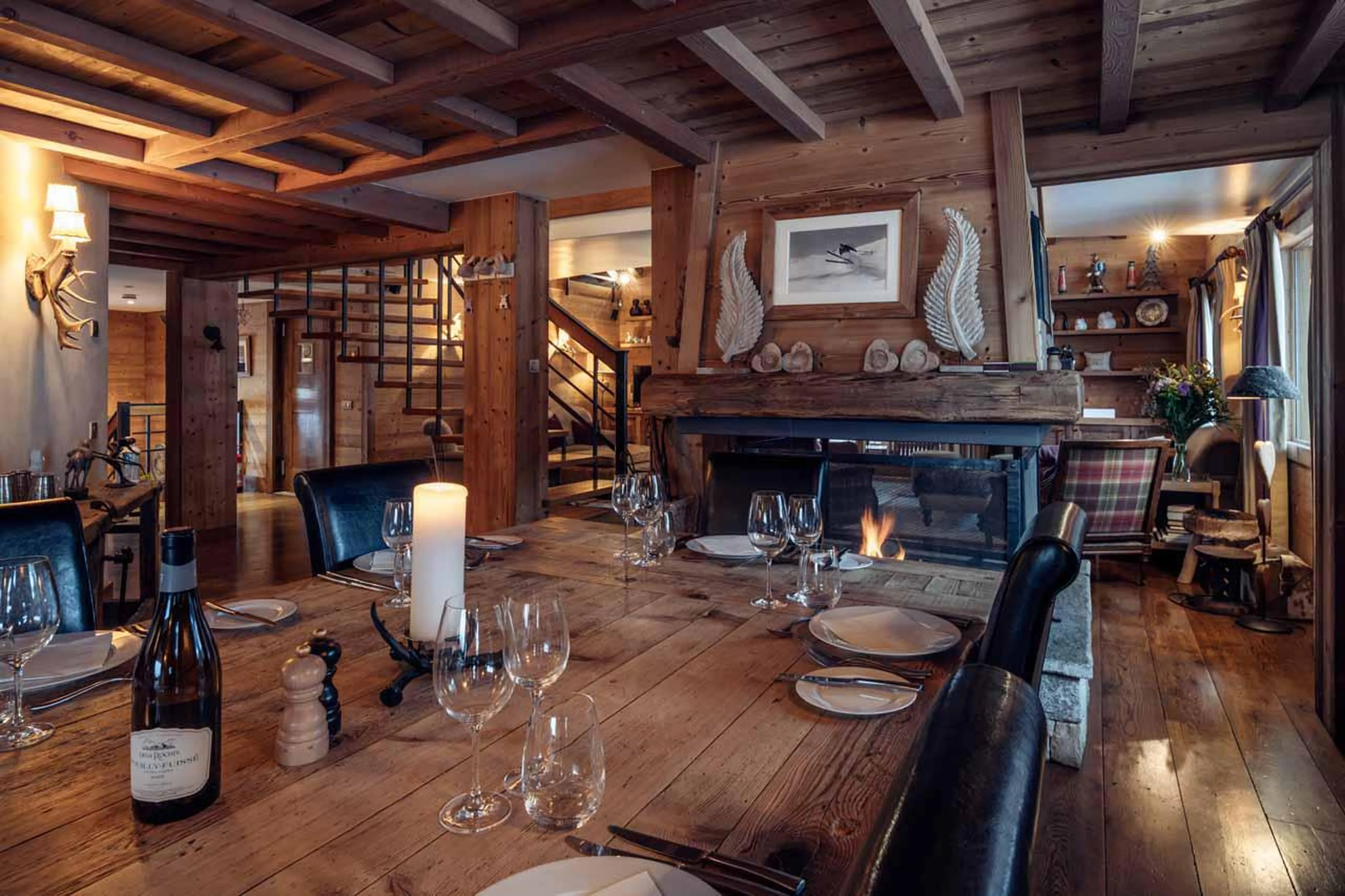 Spacious dining table accommodating 14 at Chalet Lapin Blanc in Meribel