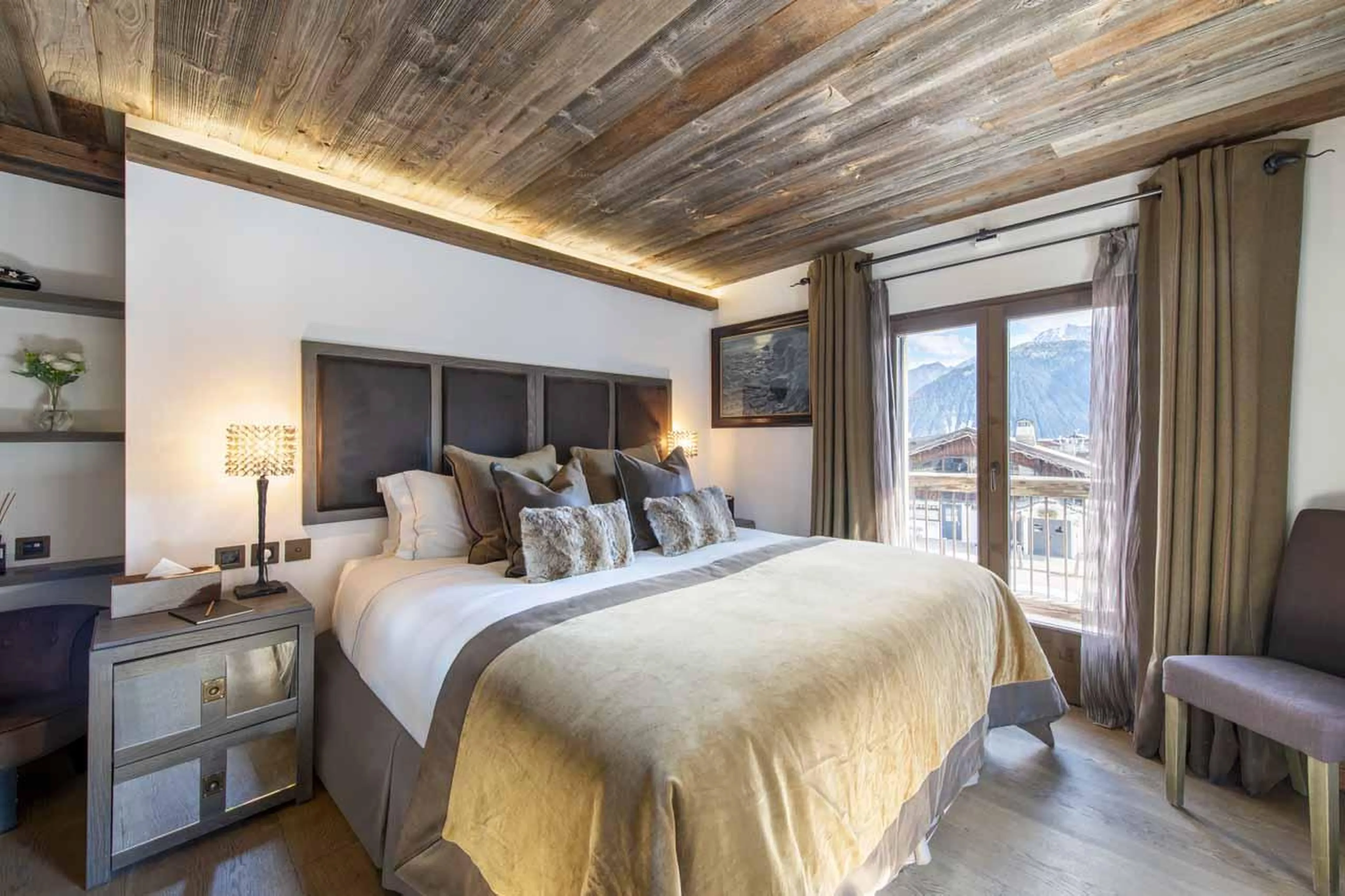Double bedroom three in Chalet L’Arctique in Courchevel 1850