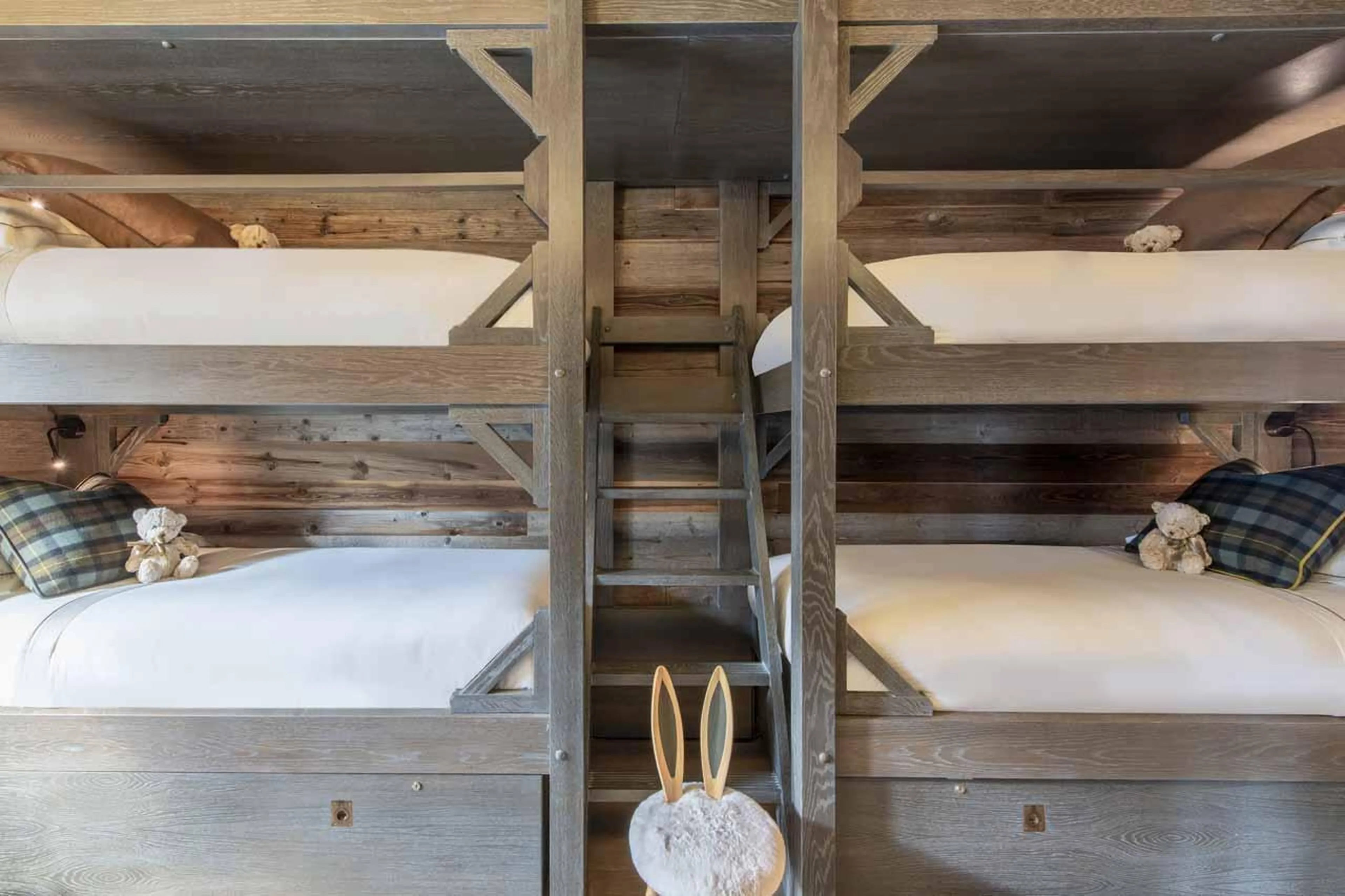 Bunk bedroom five in Chalet L’Arctique in Courchevel 1850