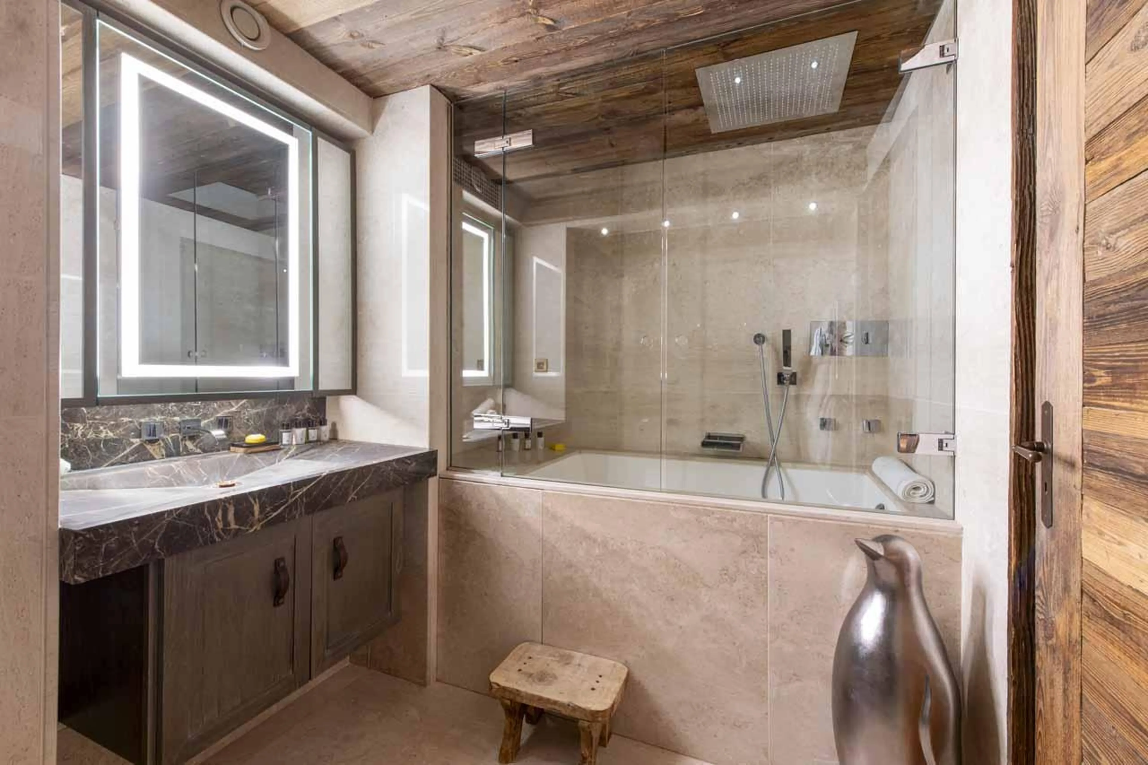 Master bathroom in Chalet L’Arctique in Courchevel 1850