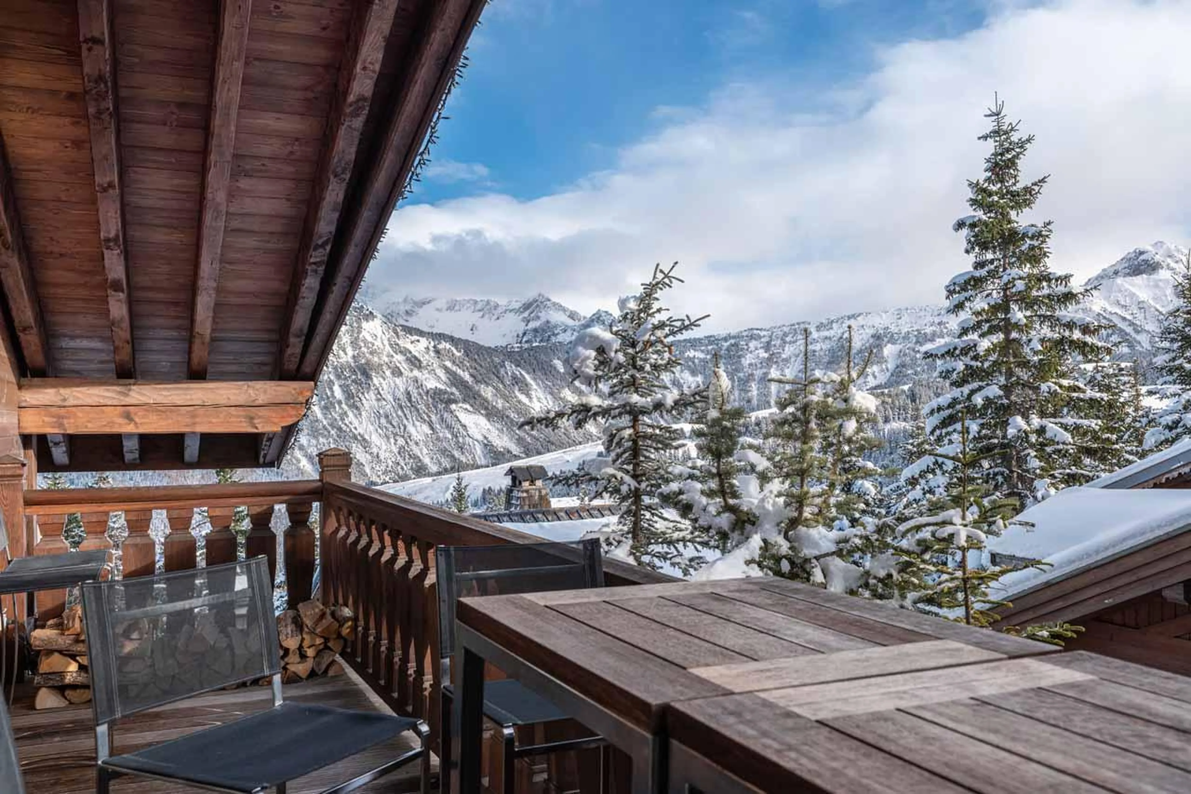 Stunning views of the surrounding peaks in Chalet Le Blanchot in Courchevel 1850