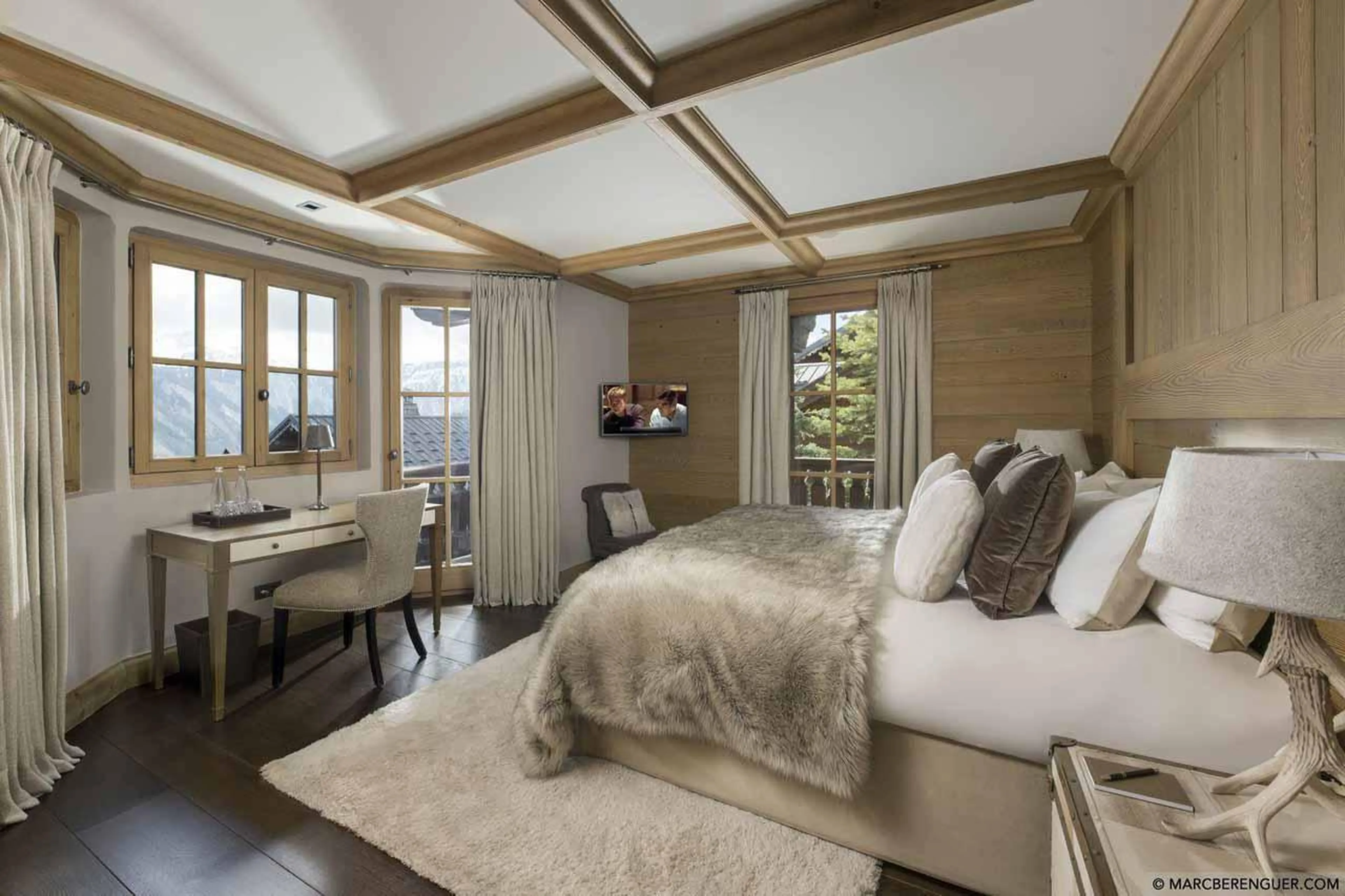 Second double bedroom in Chalet Le Blanchot in Courchevel 1850