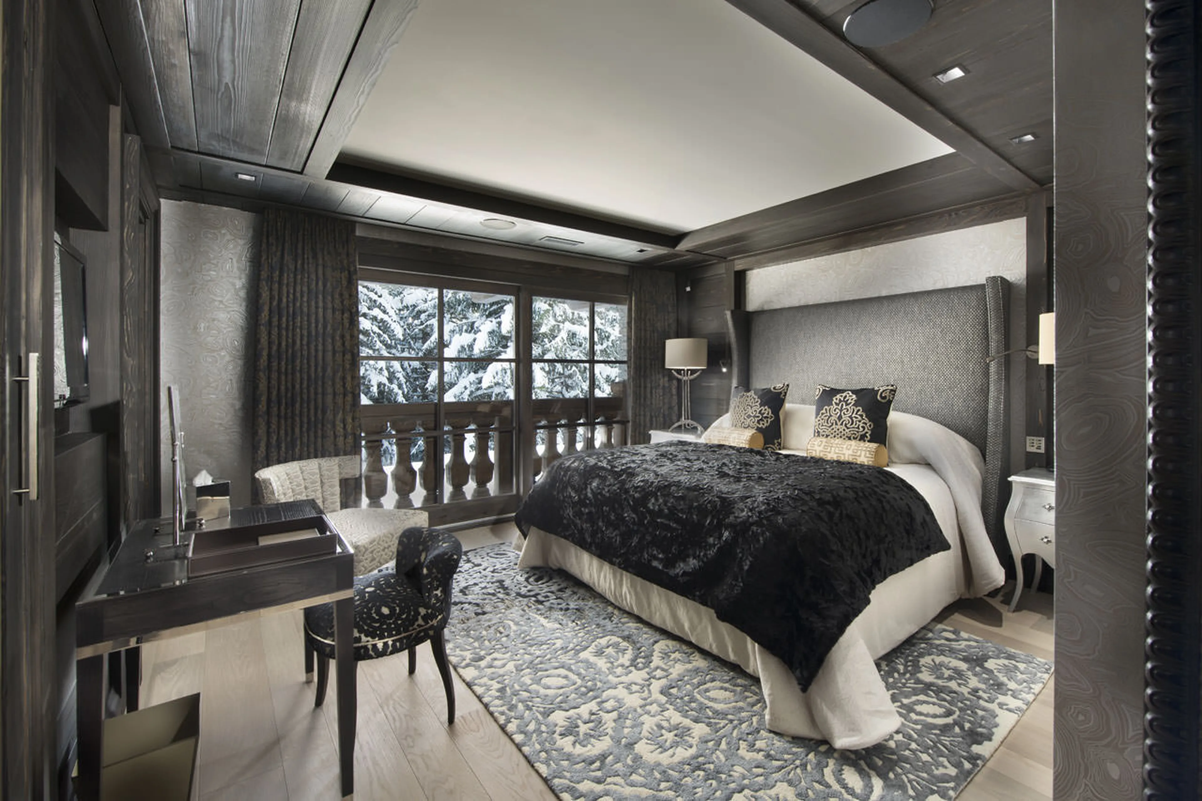 Second double bedroom in Chalet Le Coquelicot in Courchevel 1850